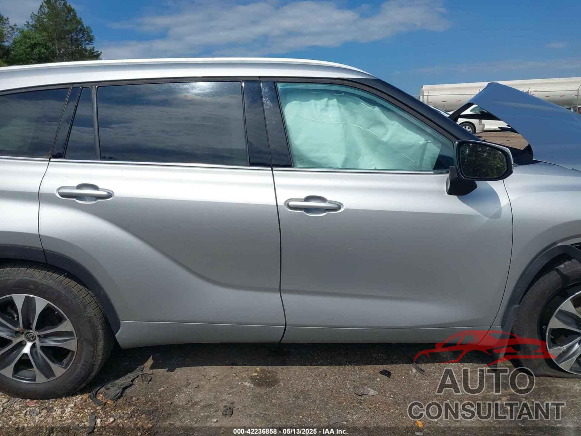 TOYOTA HIGHLANDER 2022 - 5TDGZRAH6NS092054