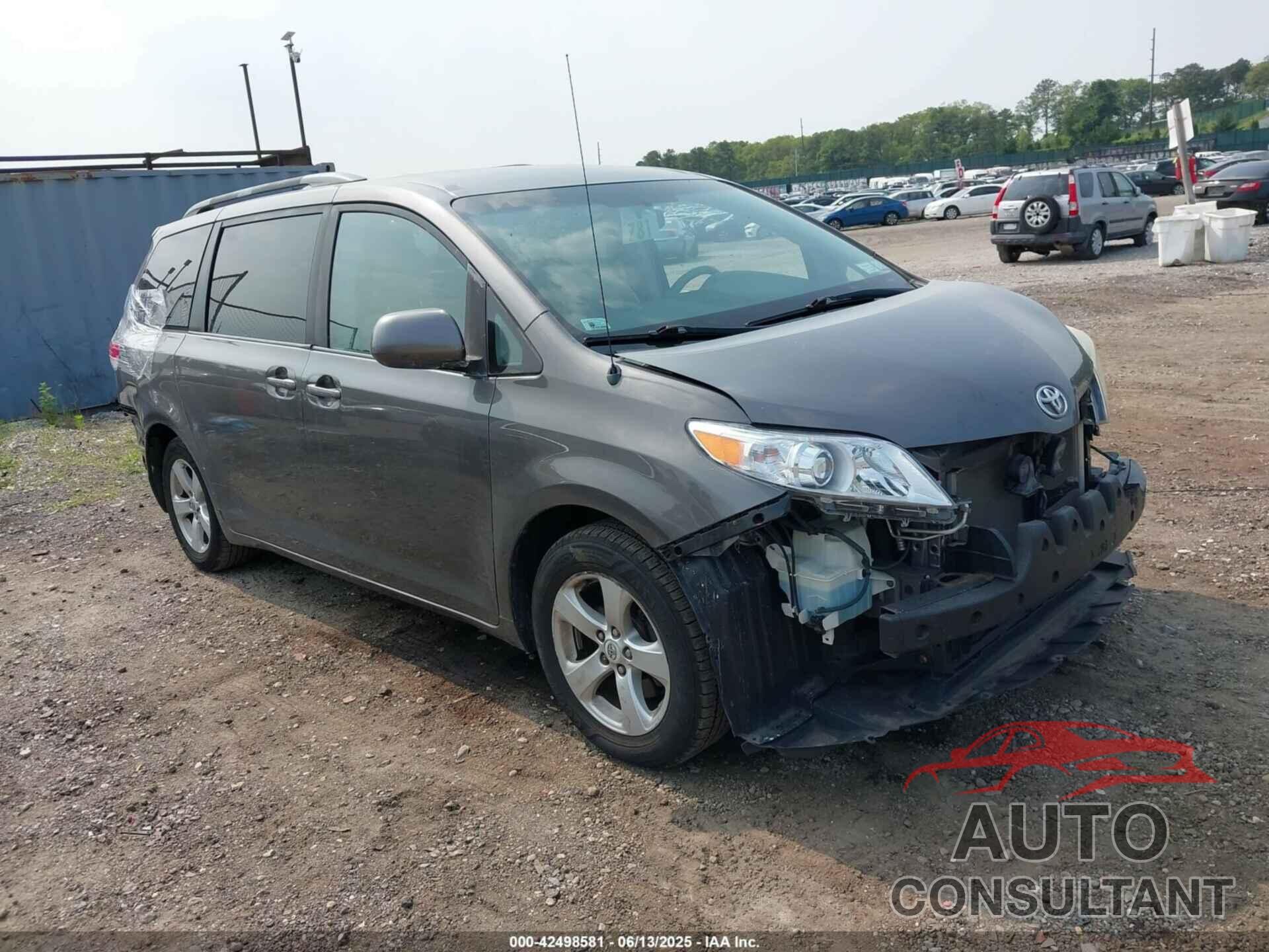 TOYOTA SIENNA 2011 - 5TDKK3DC8BS122713