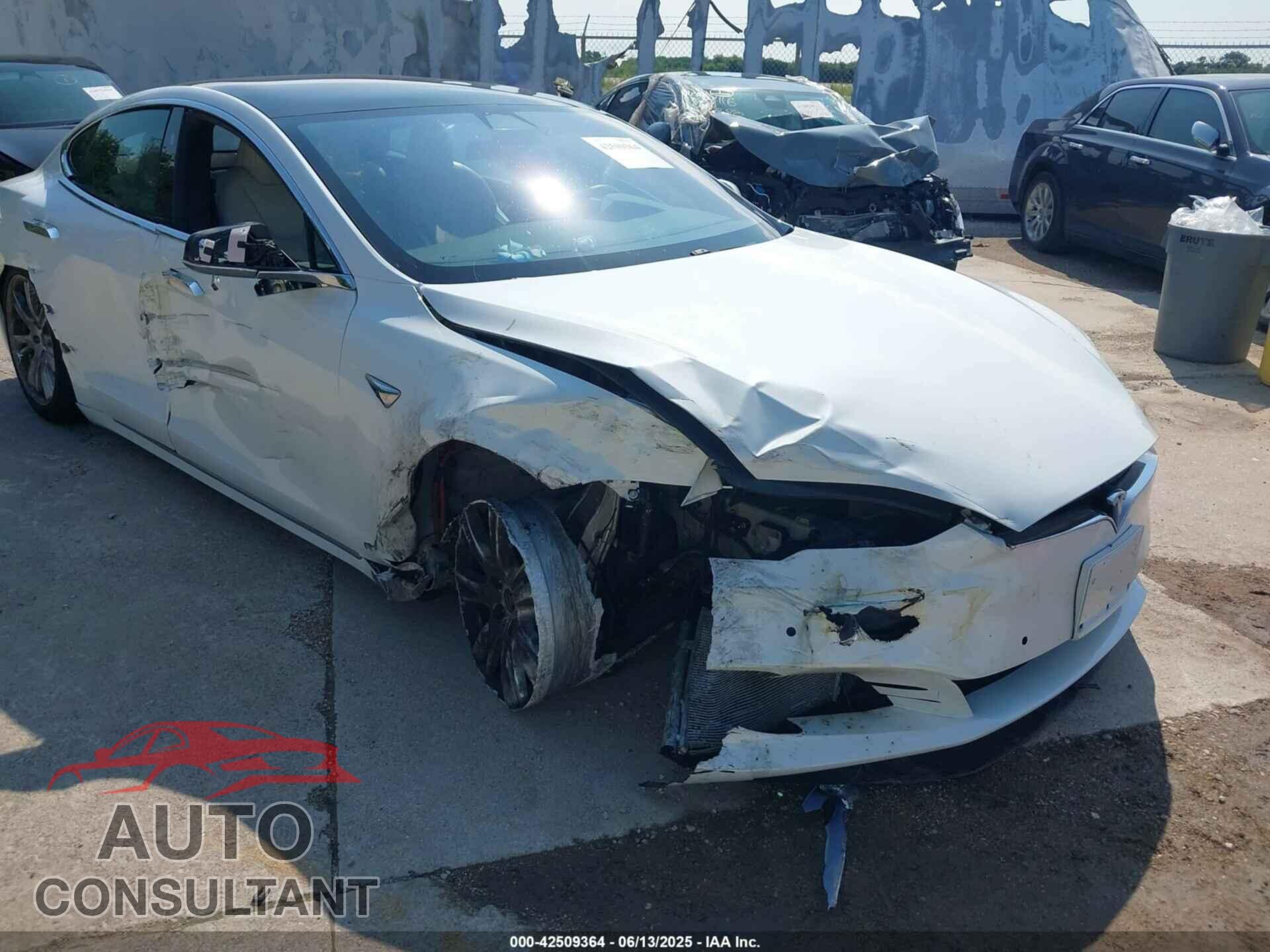 TESLA MODEL S 2020 - 5YJSA1E29LF389023