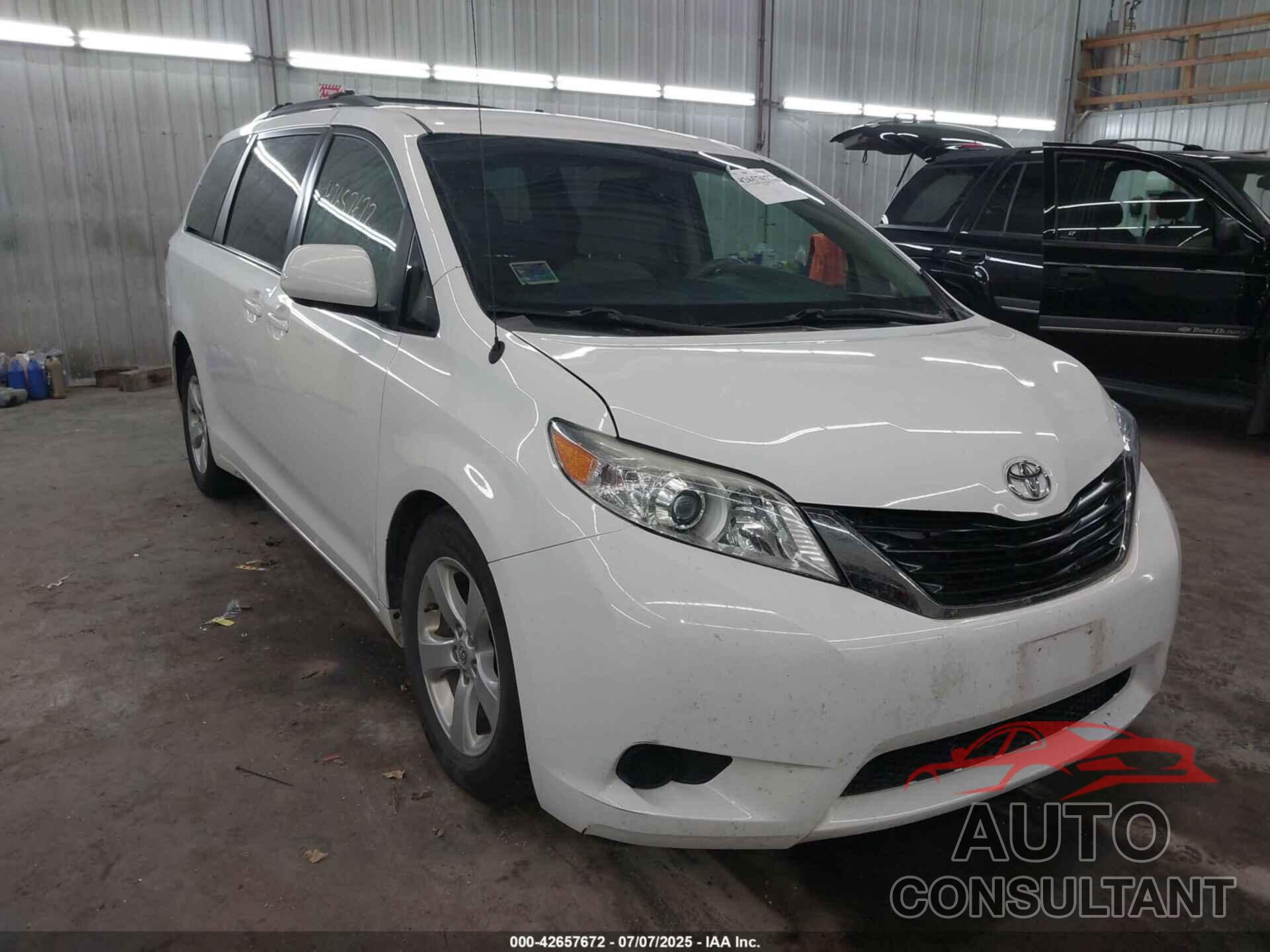 TOYOTA SIENNA 2013 - 5TDKK3DC8DS296090