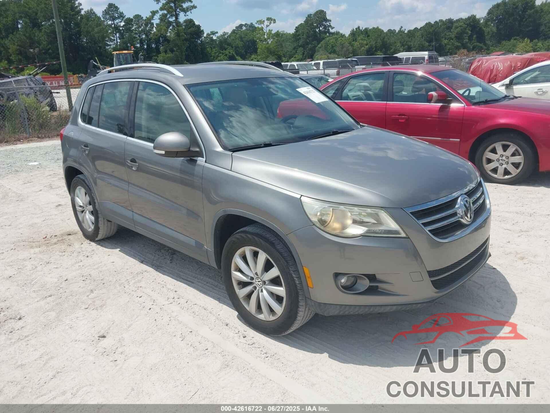 VOLKSWAGEN TIGUAN 2011 - WVGAV7AX4BW505769