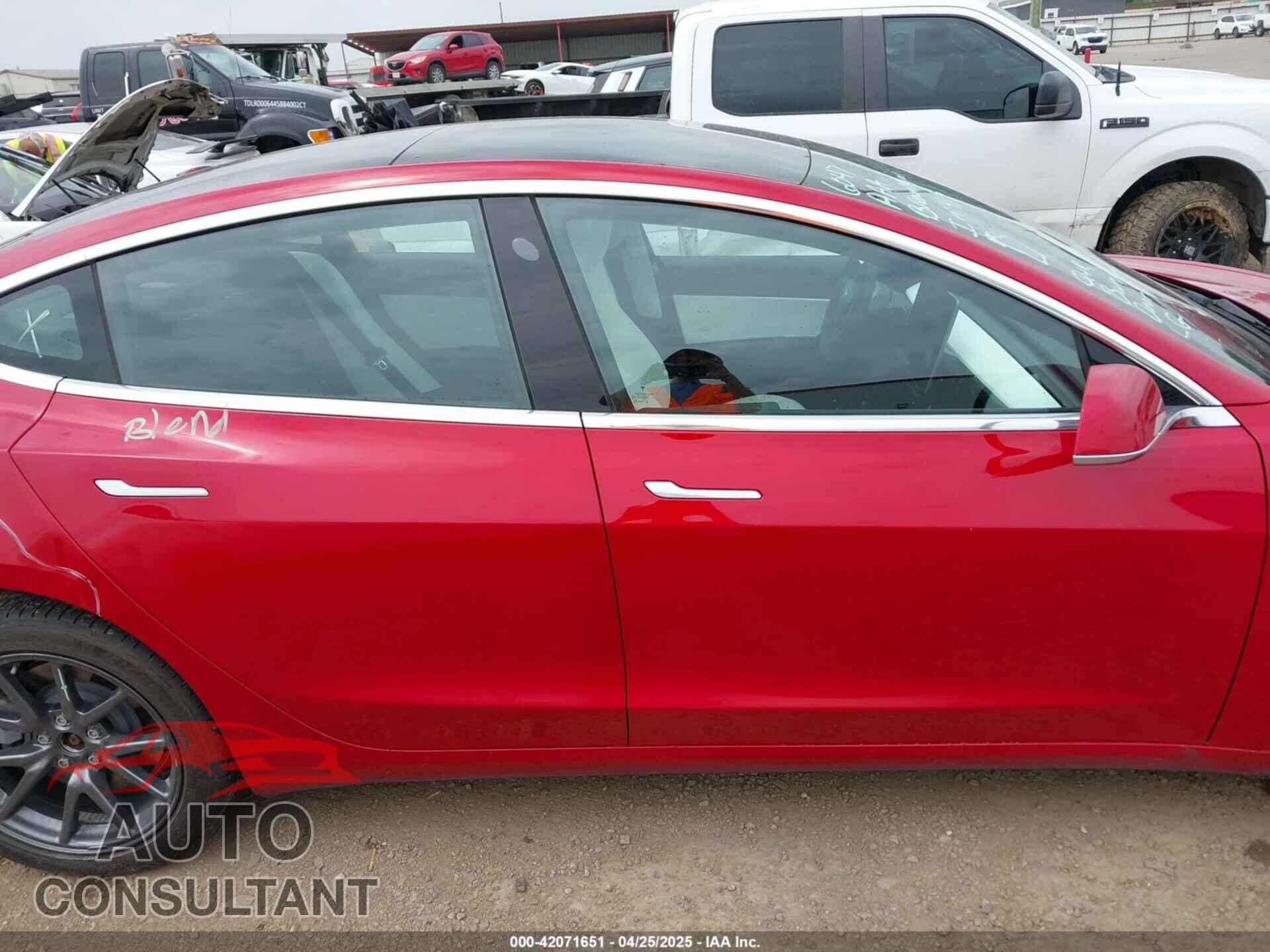 TESLA MODEL 3 2020 - 5YJ3E1EBXLF651396