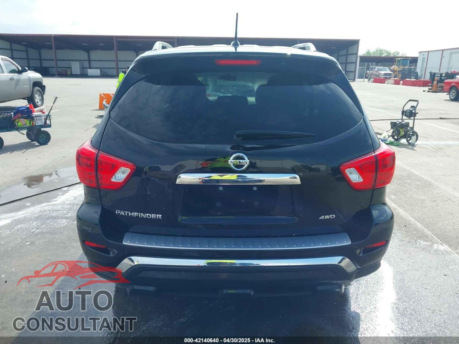 NISSAN PATHFINDER 2017 - 5N1DR2MM9HC687775