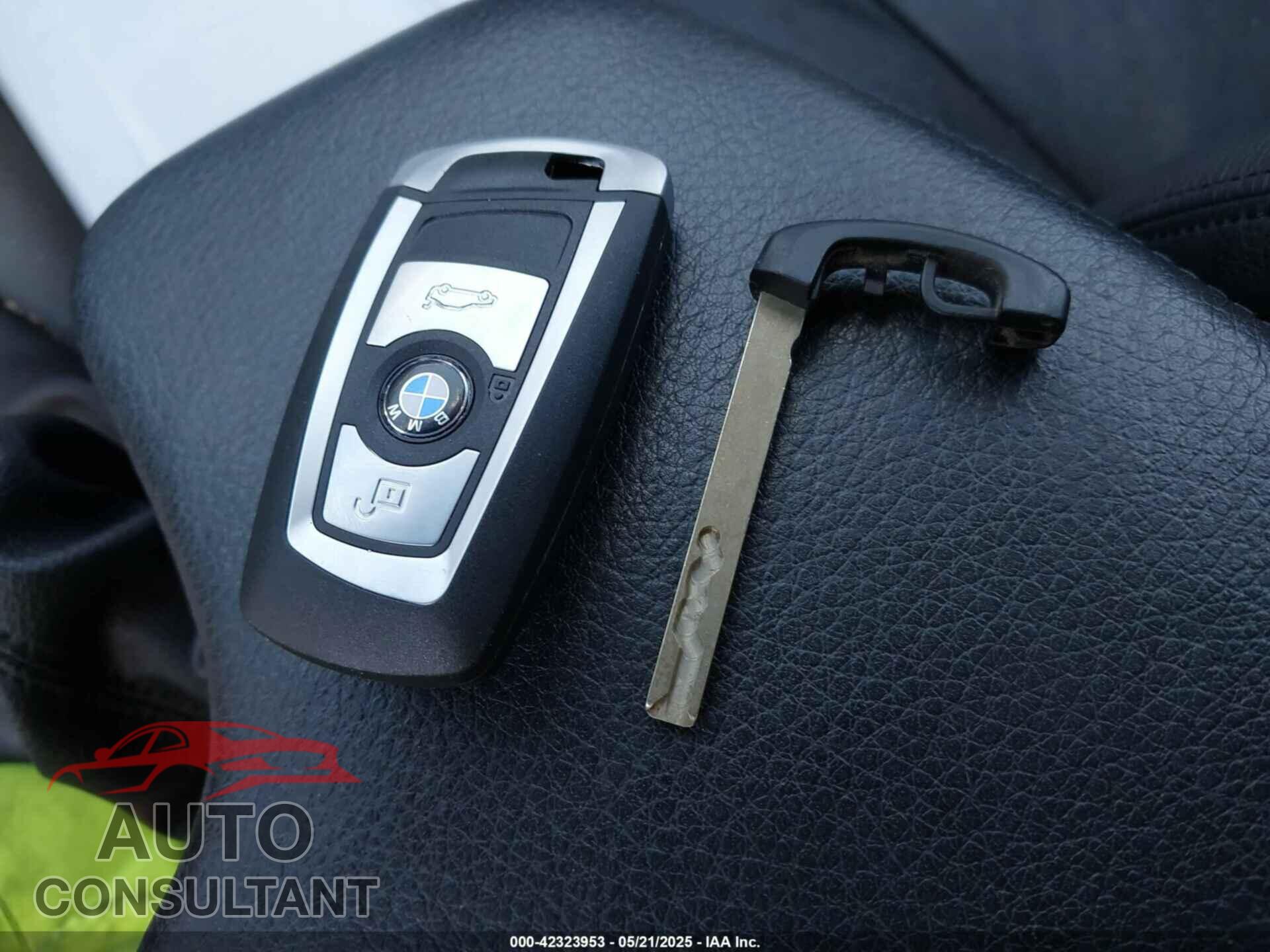 BMW 328I 2013 - WBA3B3C59DF539703