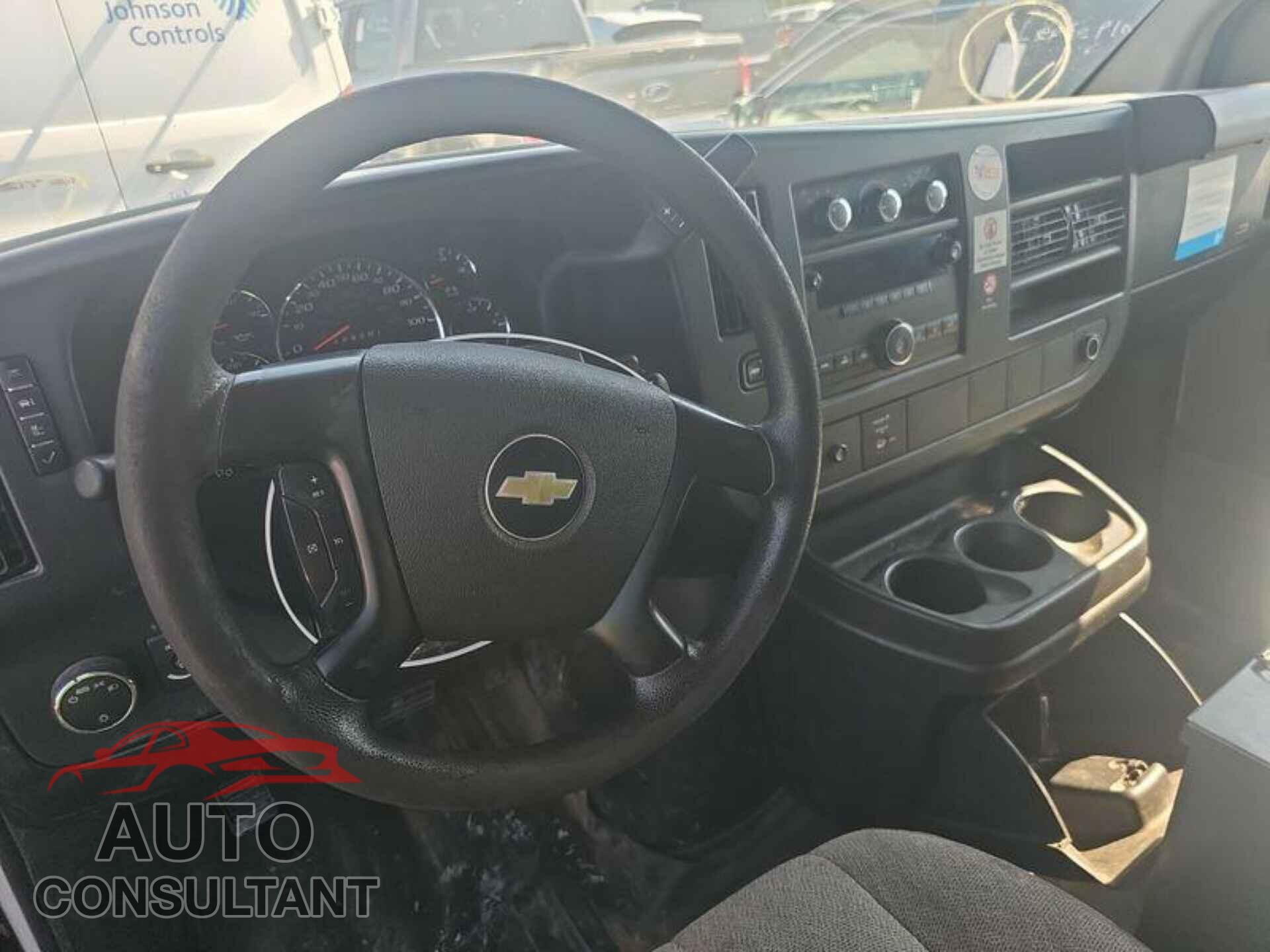 CHEVROLET EXPRESS G2500 2012 - 1GCWGFCA4C1175881
