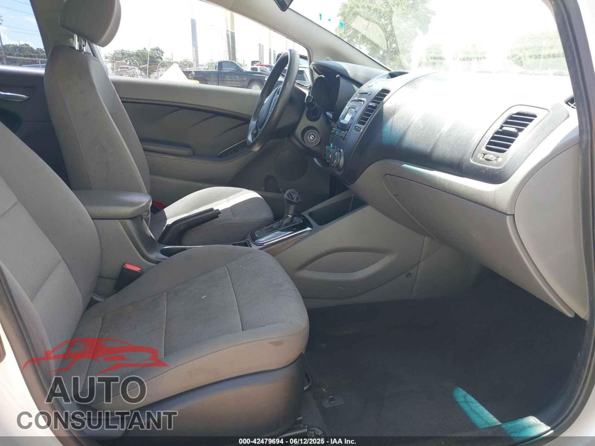 KIA FORTE 2017 - 3KPFK4A76HE110335