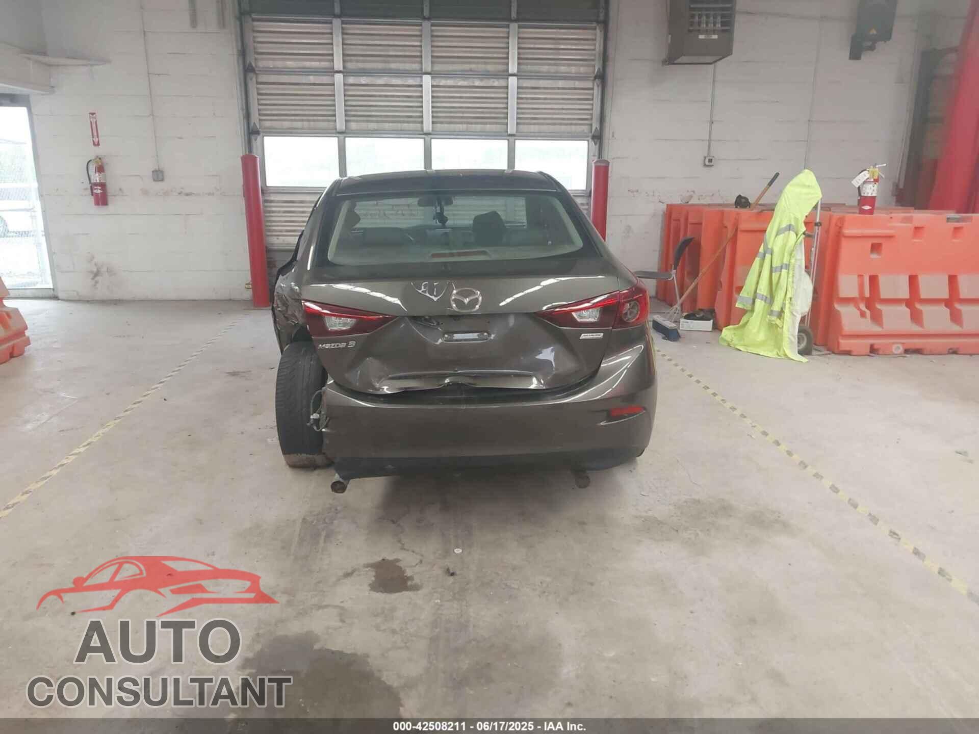 MAZDA MAZDA3 2017 - JM1BN1V78H1142186