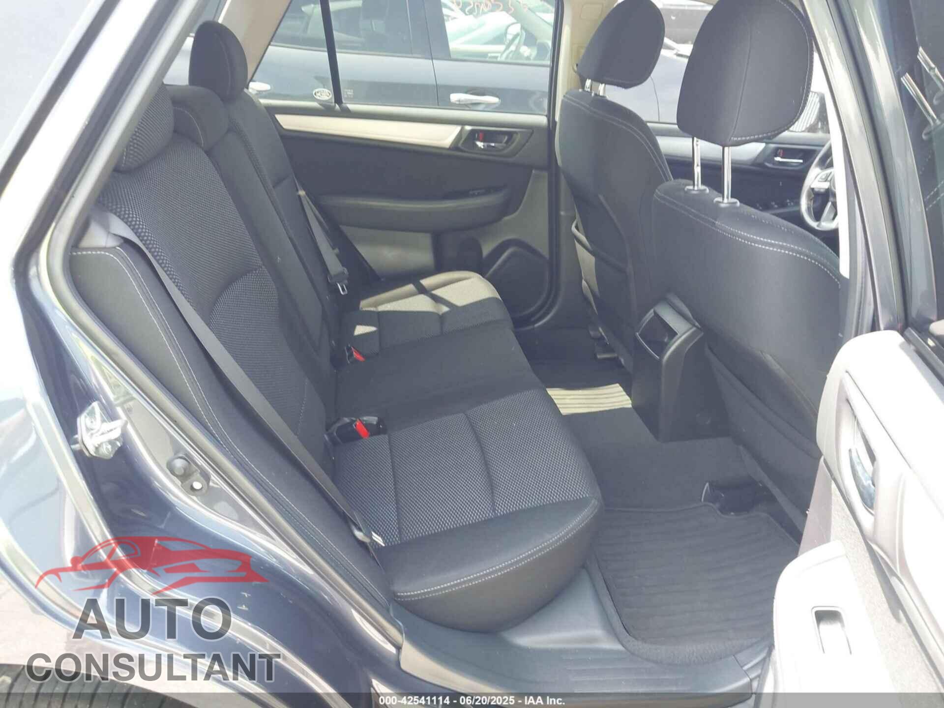 SUBARU OUTBACK 2017 - 4S4BSACC7H3385383