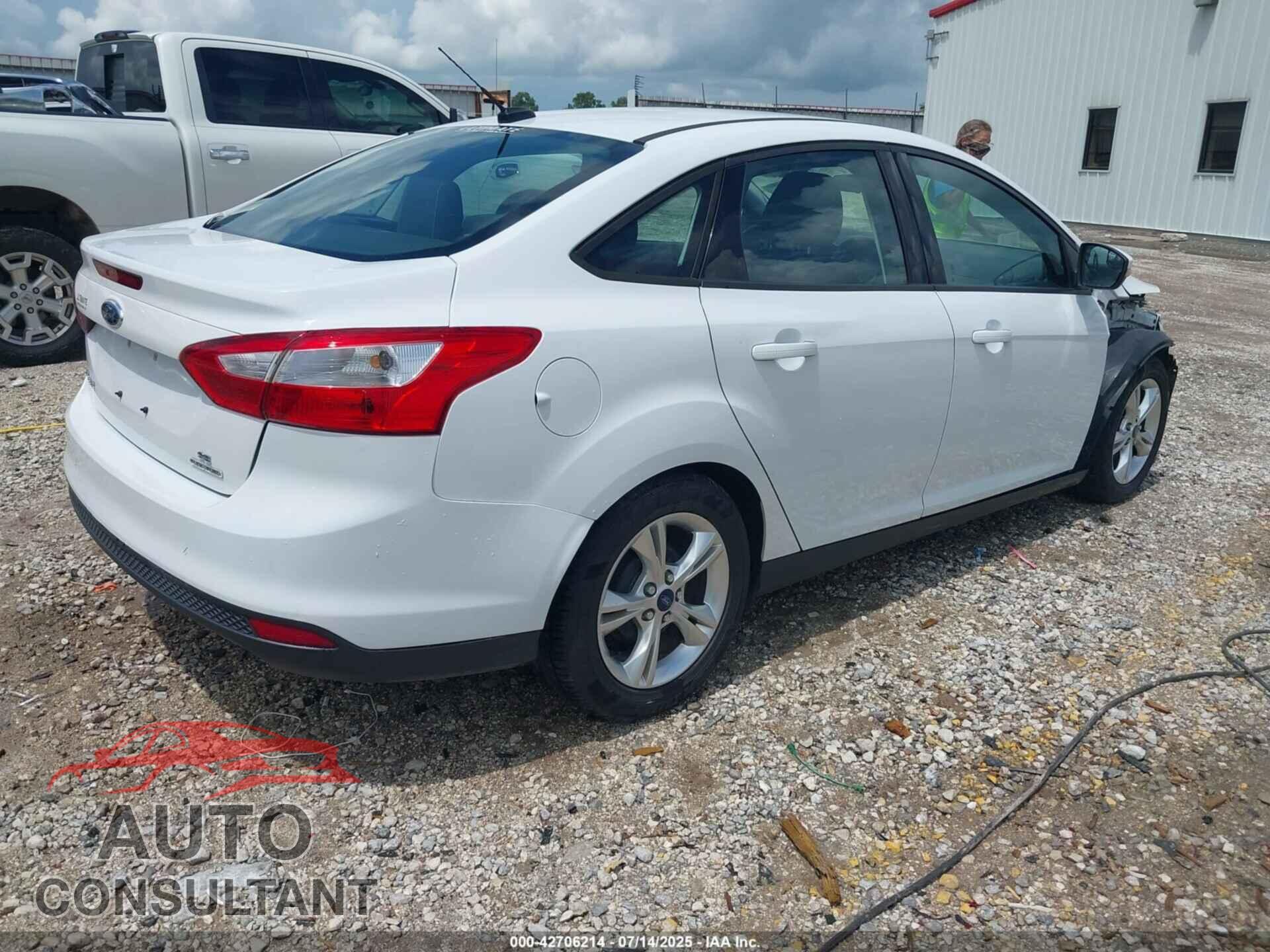 FORD FOCUS 2014 - 1FADP3F23EL182828