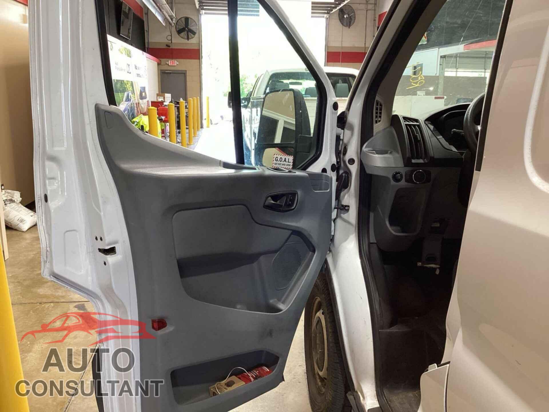 FORD TRANSIT 2018 - 1FTYE1ZM6JKB56193