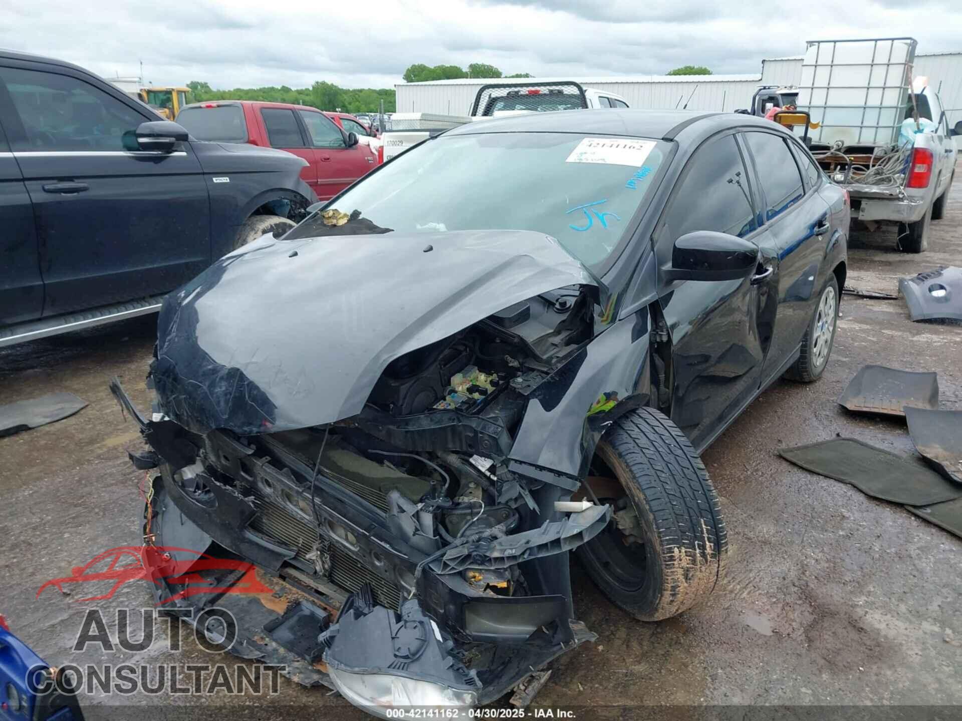 FORD FOCUS 2012 - 1FAHP3F22CL262247