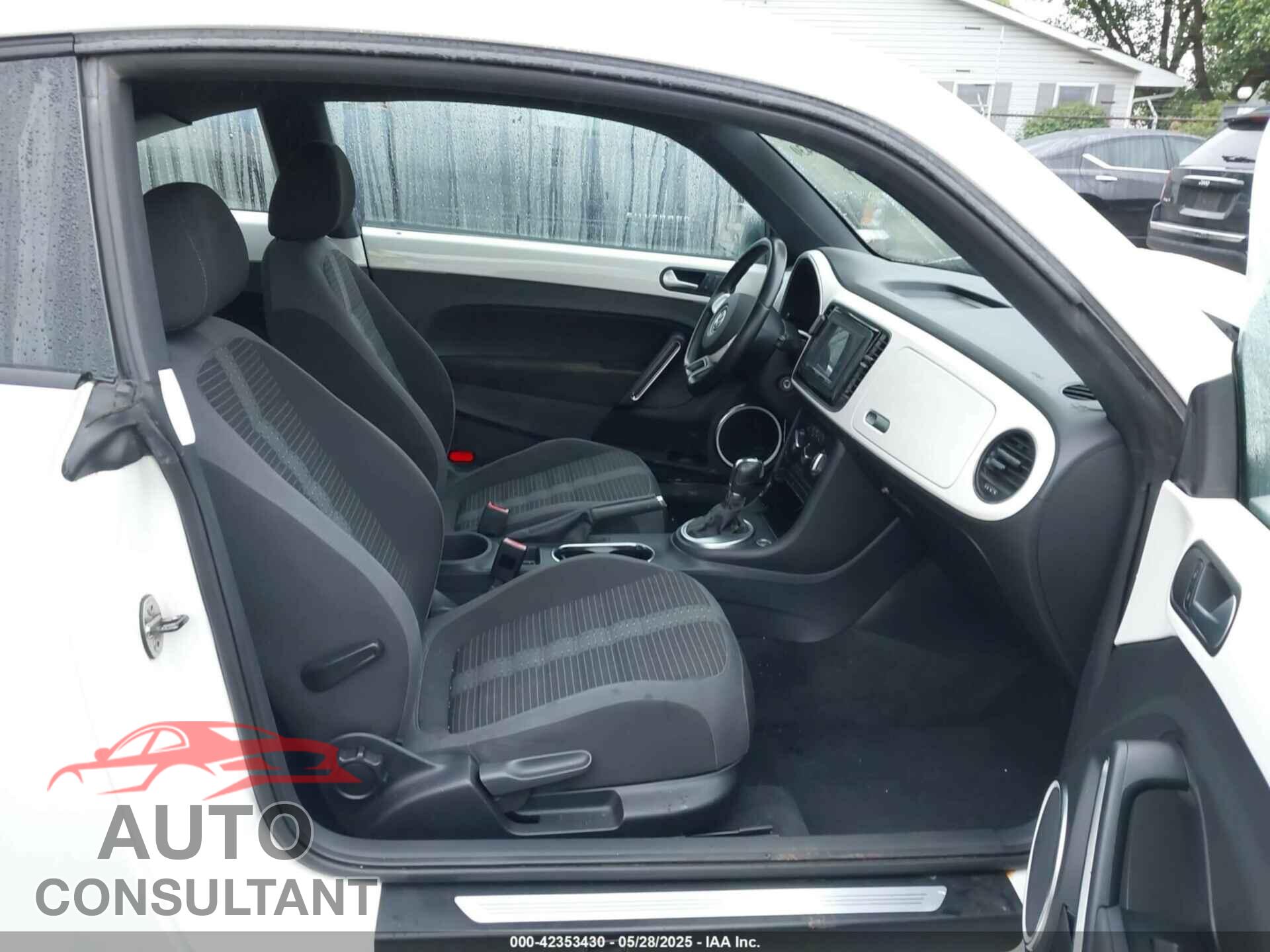 VOLKSWAGEN BEETLE 2012 - 3VWVA7AT2CM603910