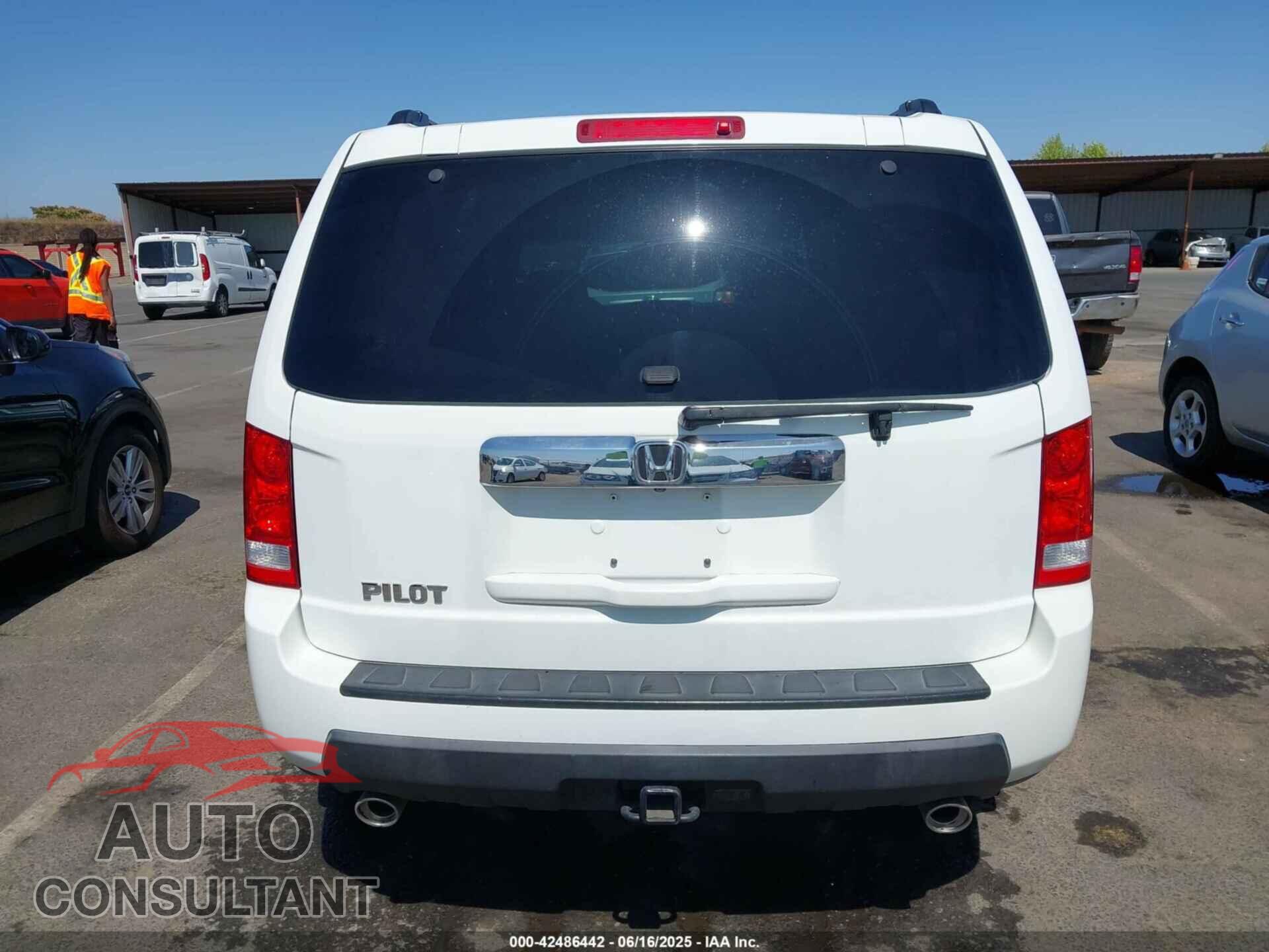 HONDA PILOT 2011 - 5FNYF3H57BB031947