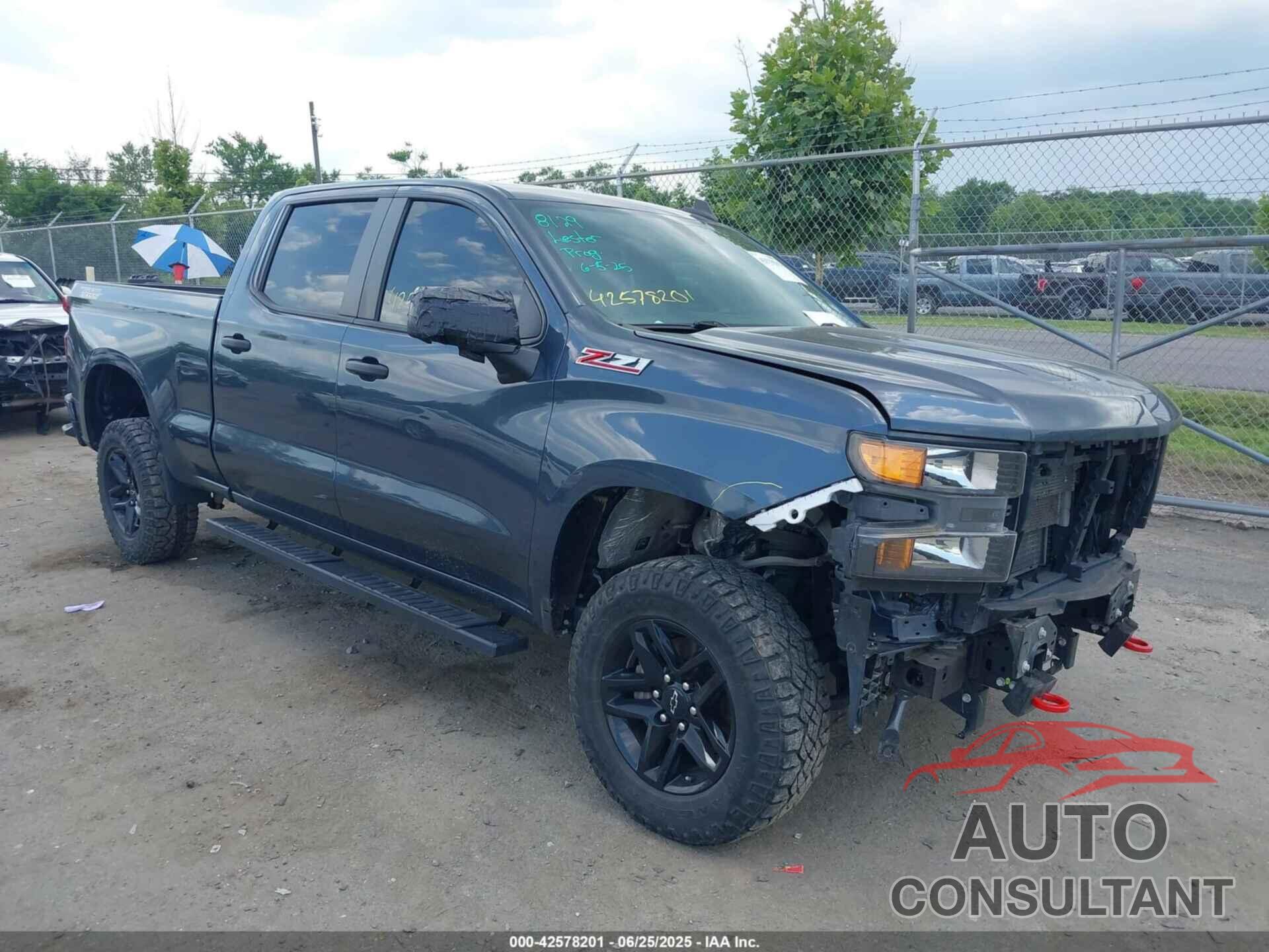 CHEVROLET SILVERADO 1500 2021 - 1GCPYCEF8MZ449935