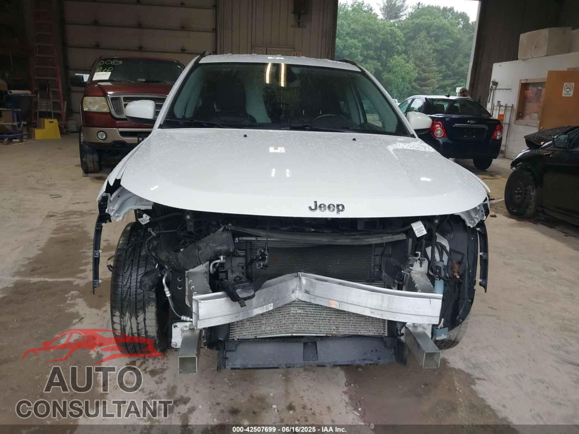 JEEP COMPASS 2020 - 3C4NJDBB6LT252156