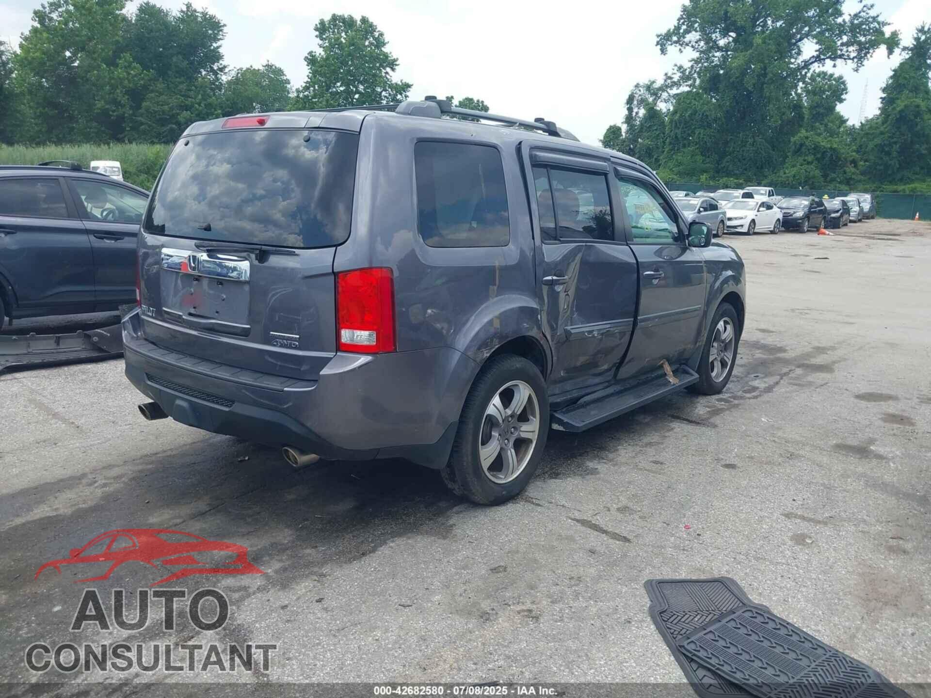 HONDA PILOT 2015 - 5FNYF4H32FB054305