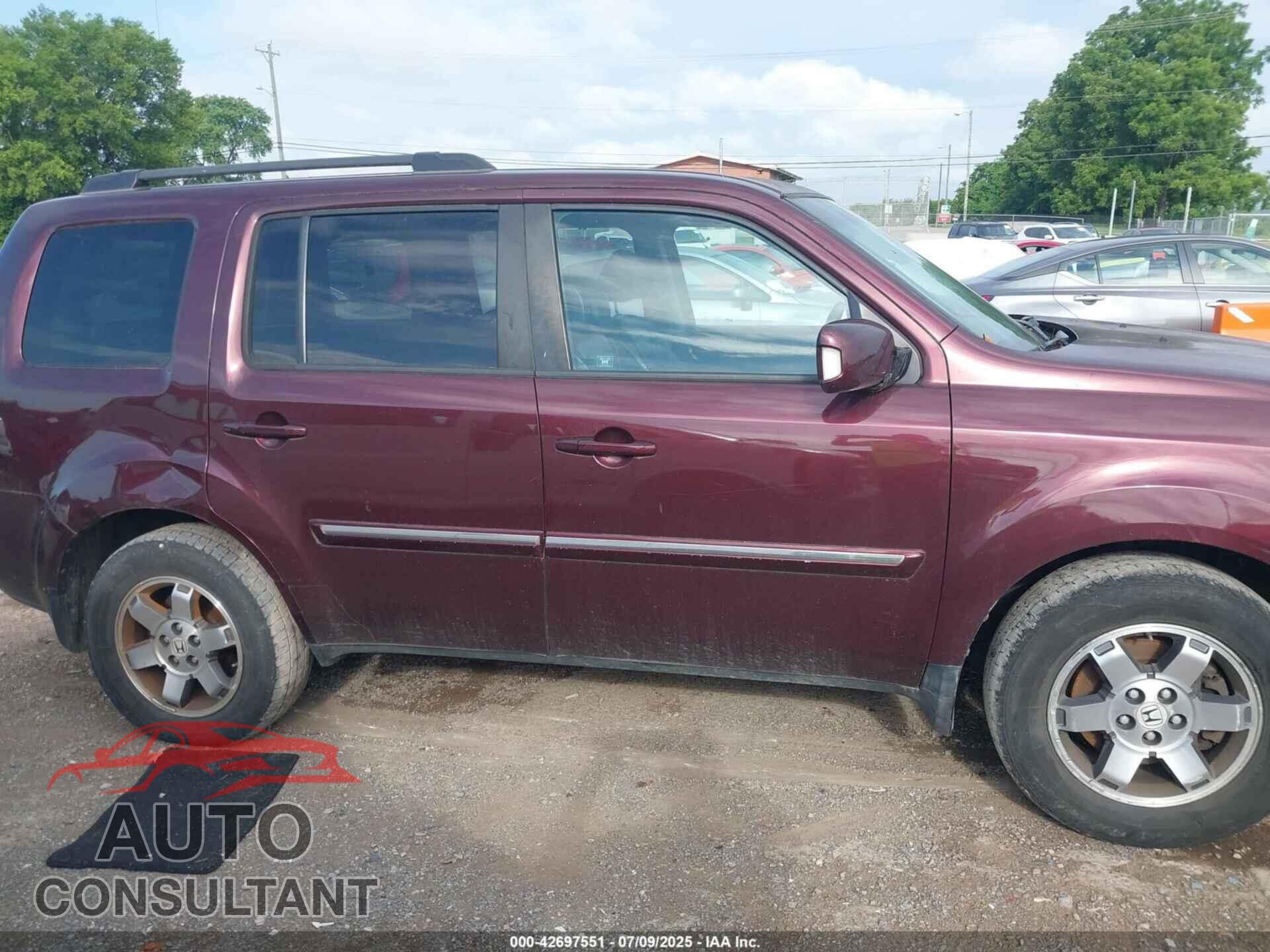 HONDA PILOT 2011 - 5FNYF4H97BB045839