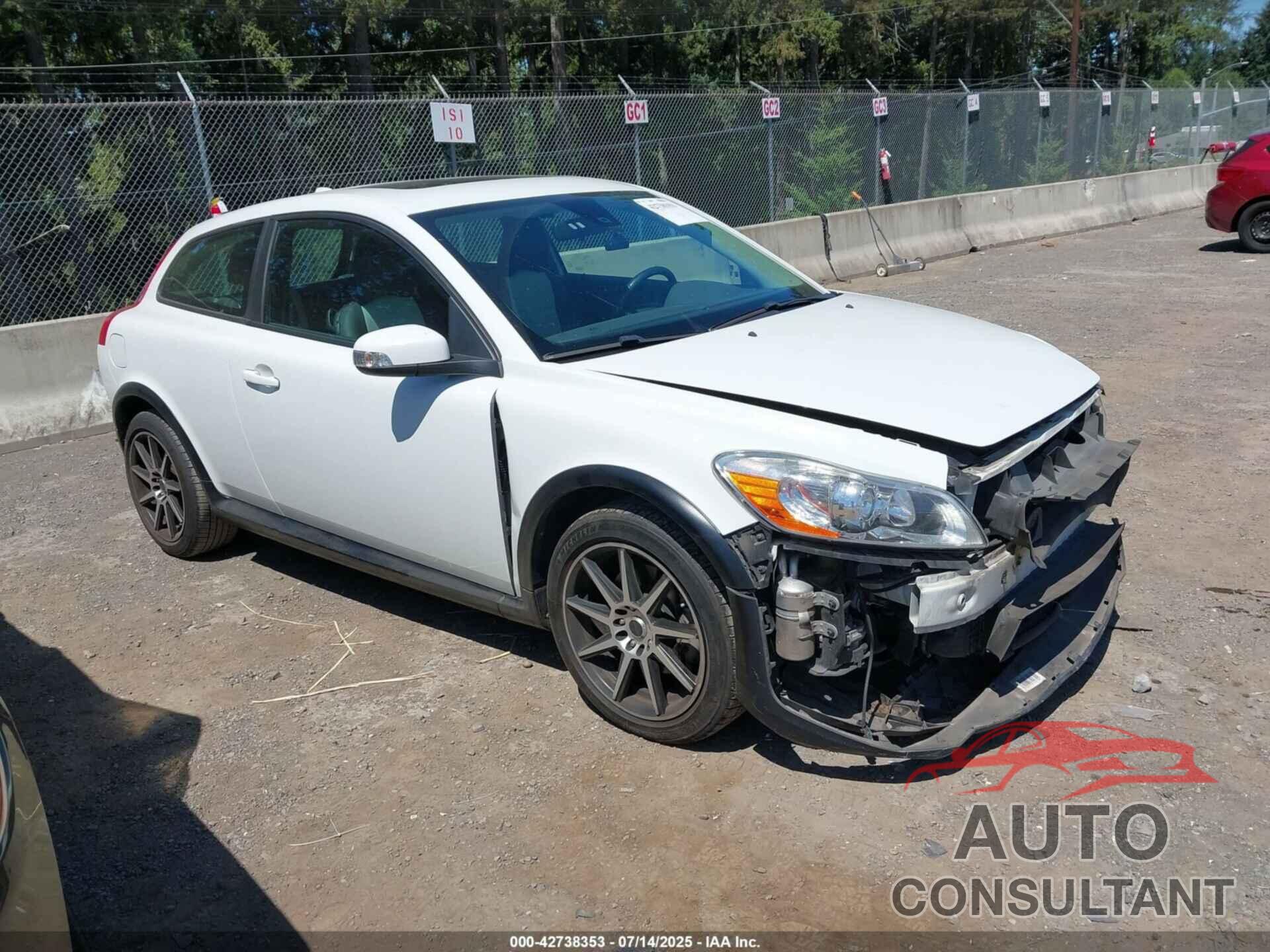 VOLVO C30 2012 - YV1672MK6C2268390