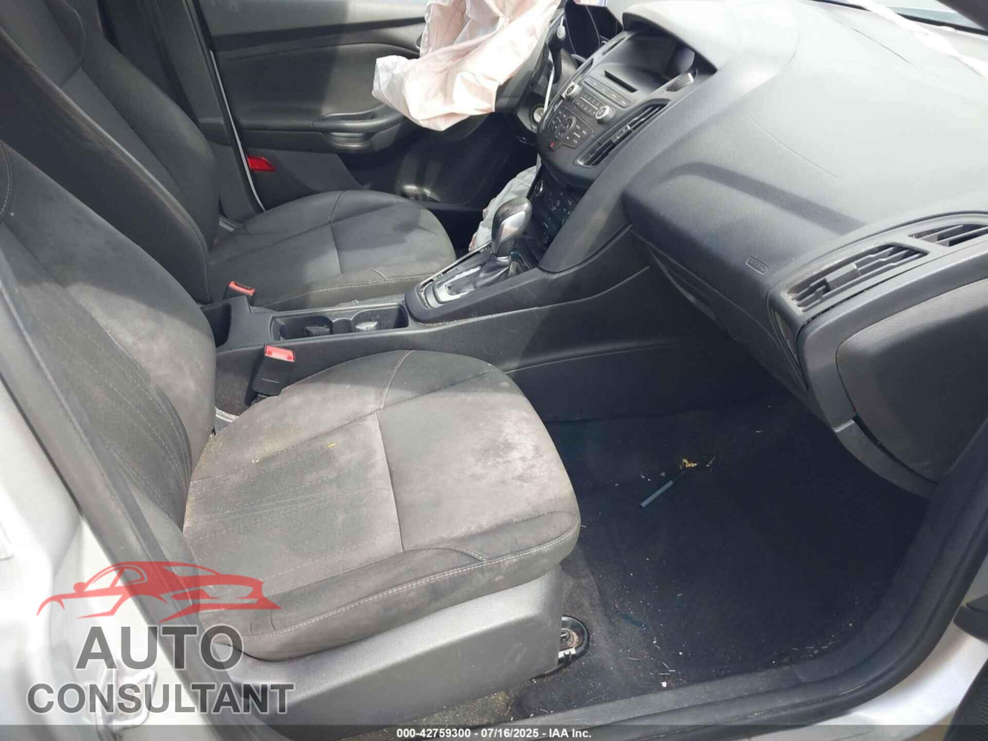FORD FOCUS 2015 - 1FADP3E27FL338503