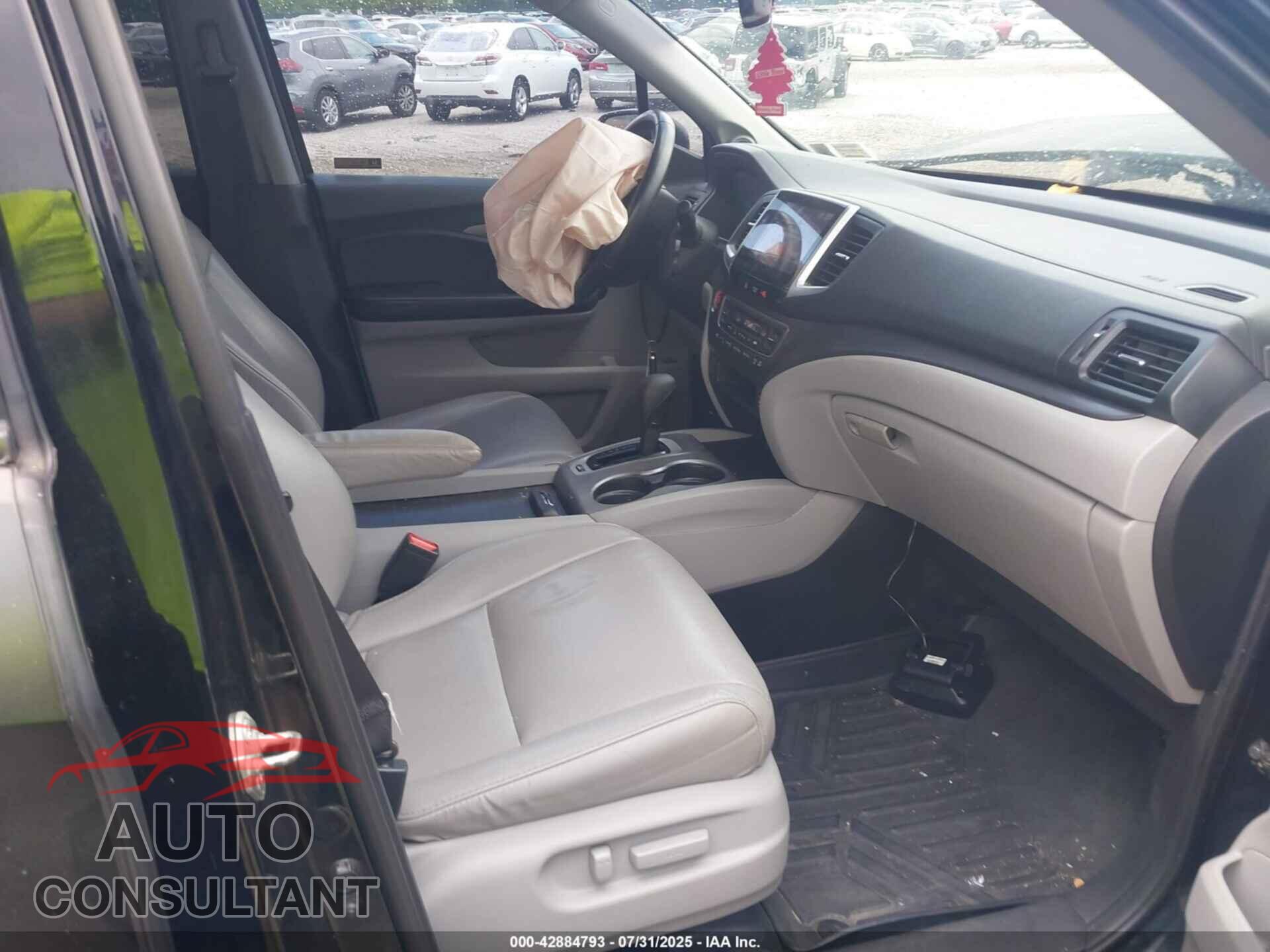 HONDA PILOT 2017 - 5FNYF6H57HB098090