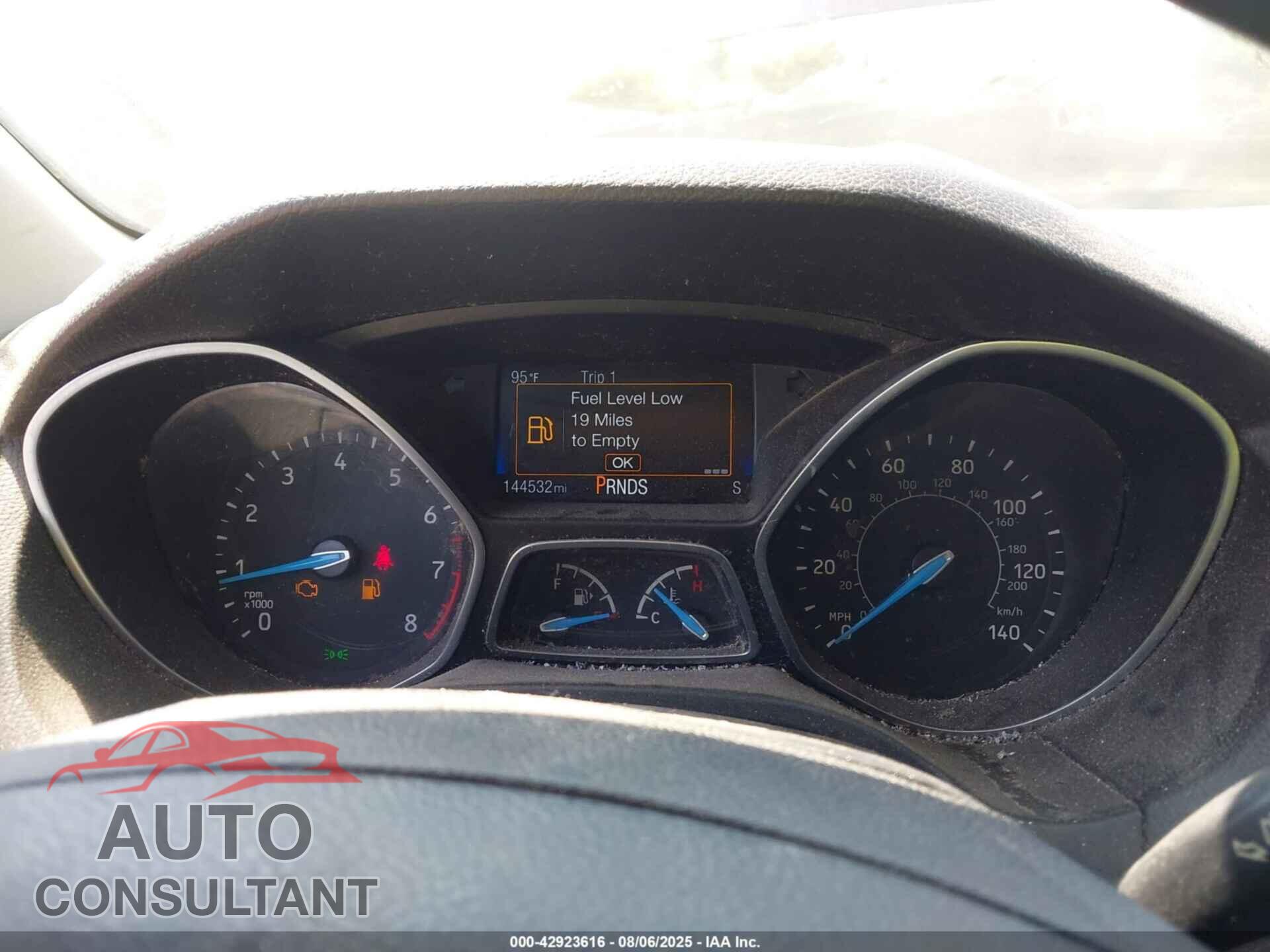 FORD FOCUS 2017 - 1FADP3M27HL347139