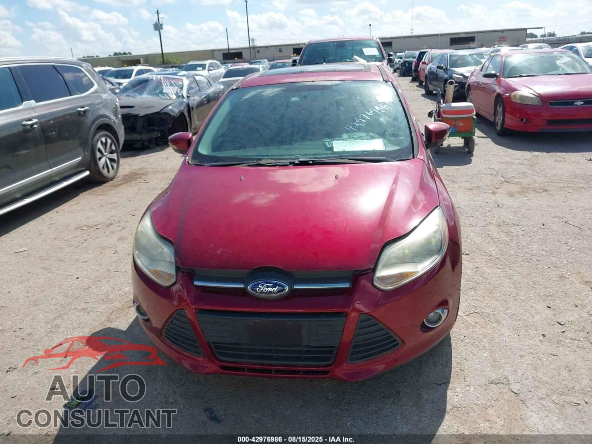 FORD FOCUS 2014 - 1FADP3K2XEL384054
