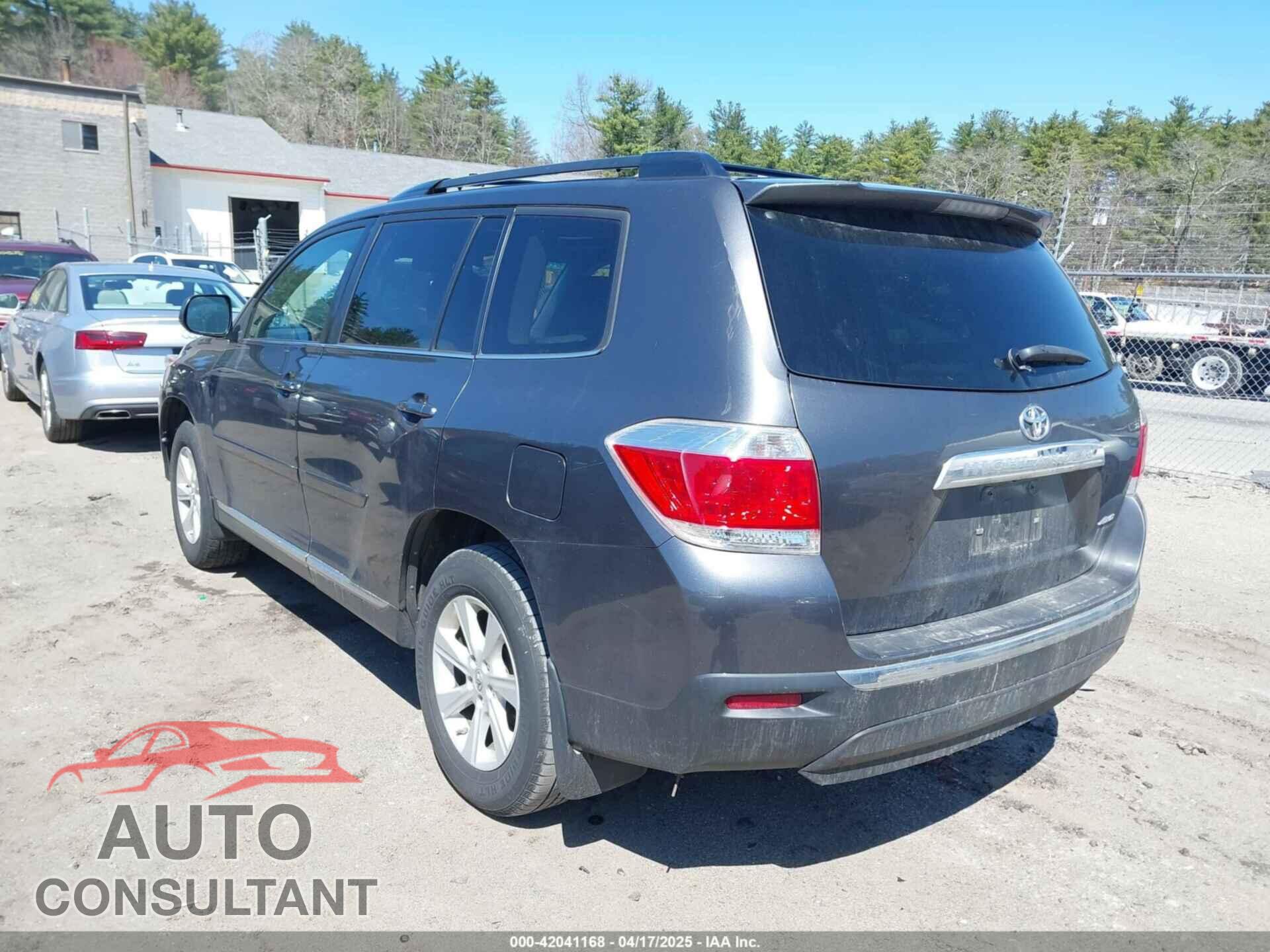 TOYOTA HIGHLANDER 2013 - 5TDBK3EH2DS214106