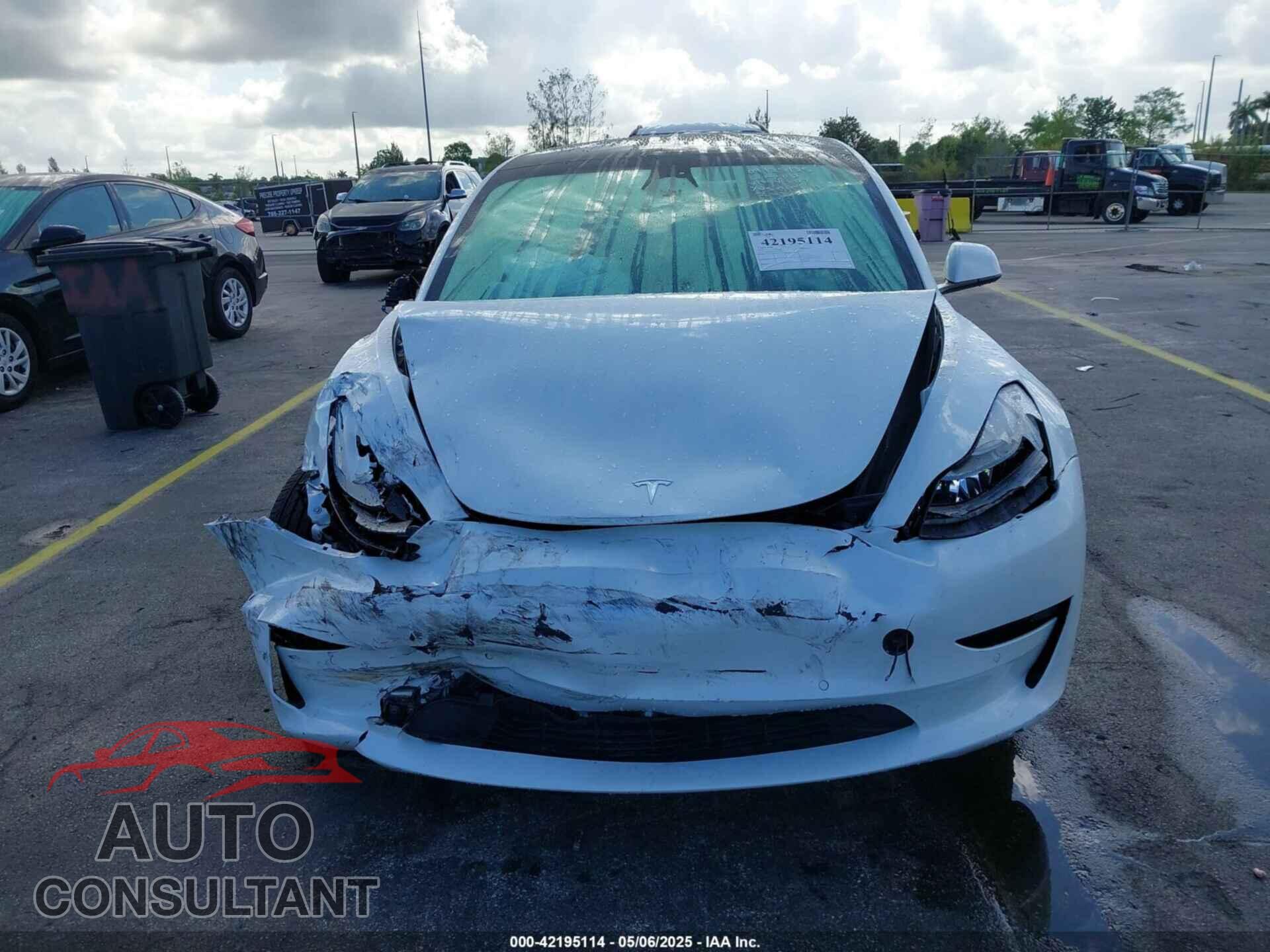 TESLA MODEL 3 2022 - 5YJ3E1EA5NF164309