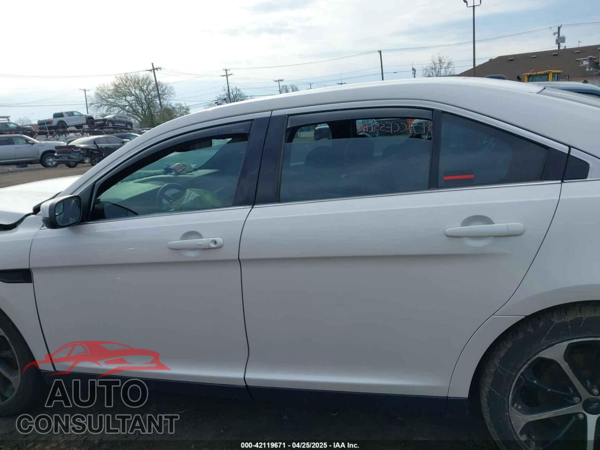 FORD TAURUS 2015 - 1FAHP2E89FG125416