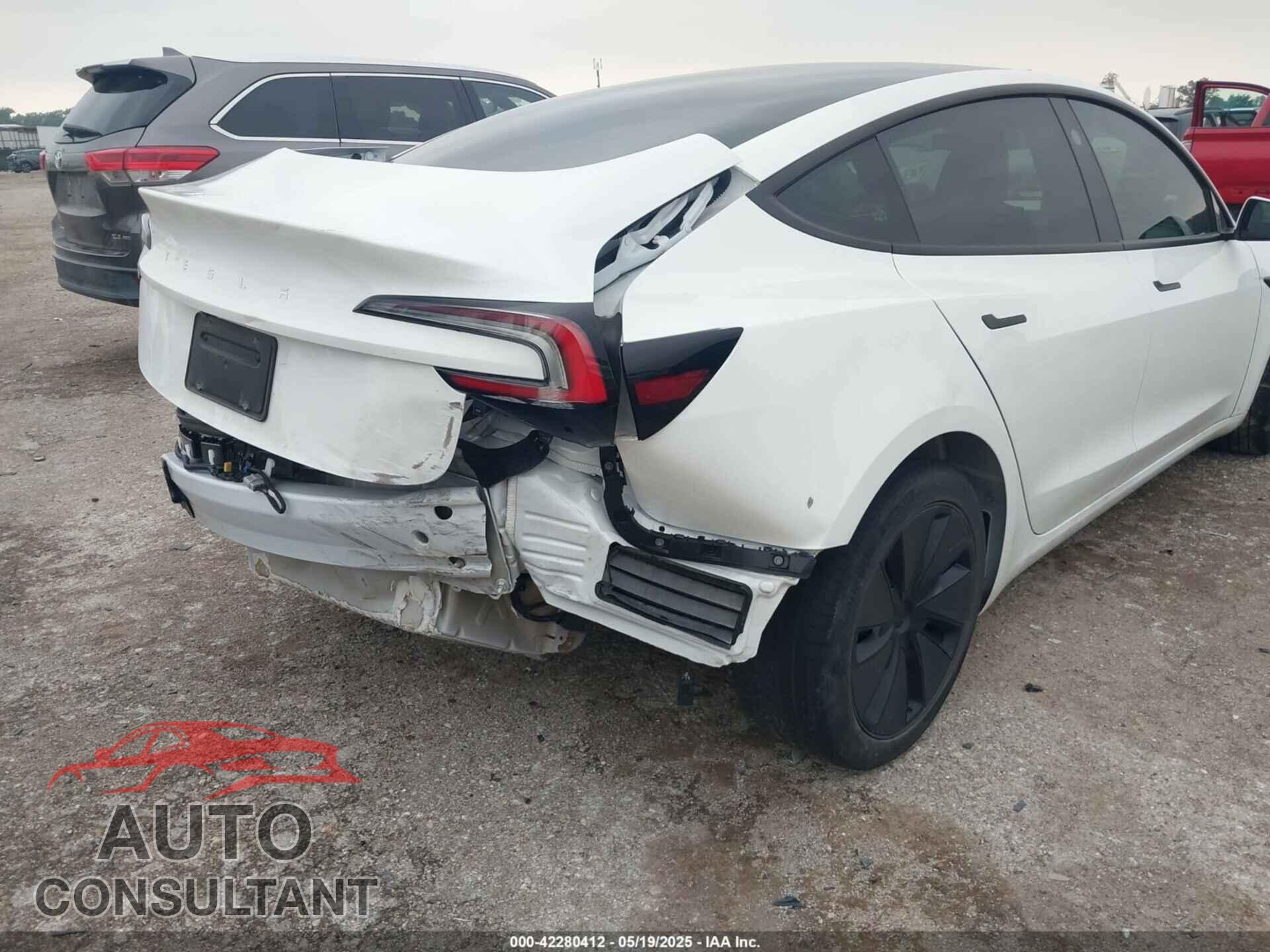TESLA MODEL 3 2024 - 5YJ3E1EA2RF731579