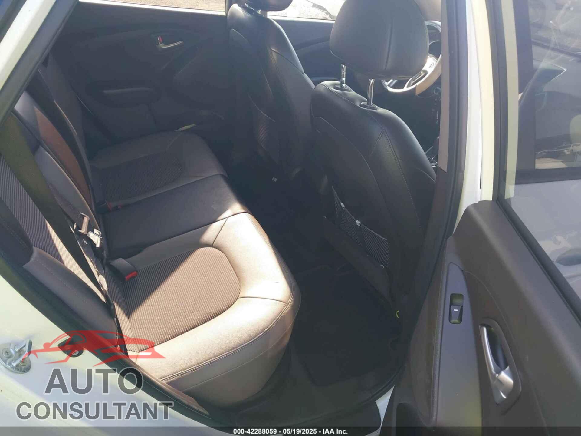 HYUNDAI TUCSON 2012 - KM8JUCAC4CU492849