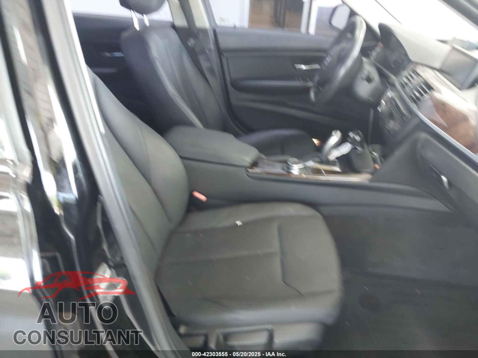 BMW 320I 2015 - WBA3B1G50FNT64152