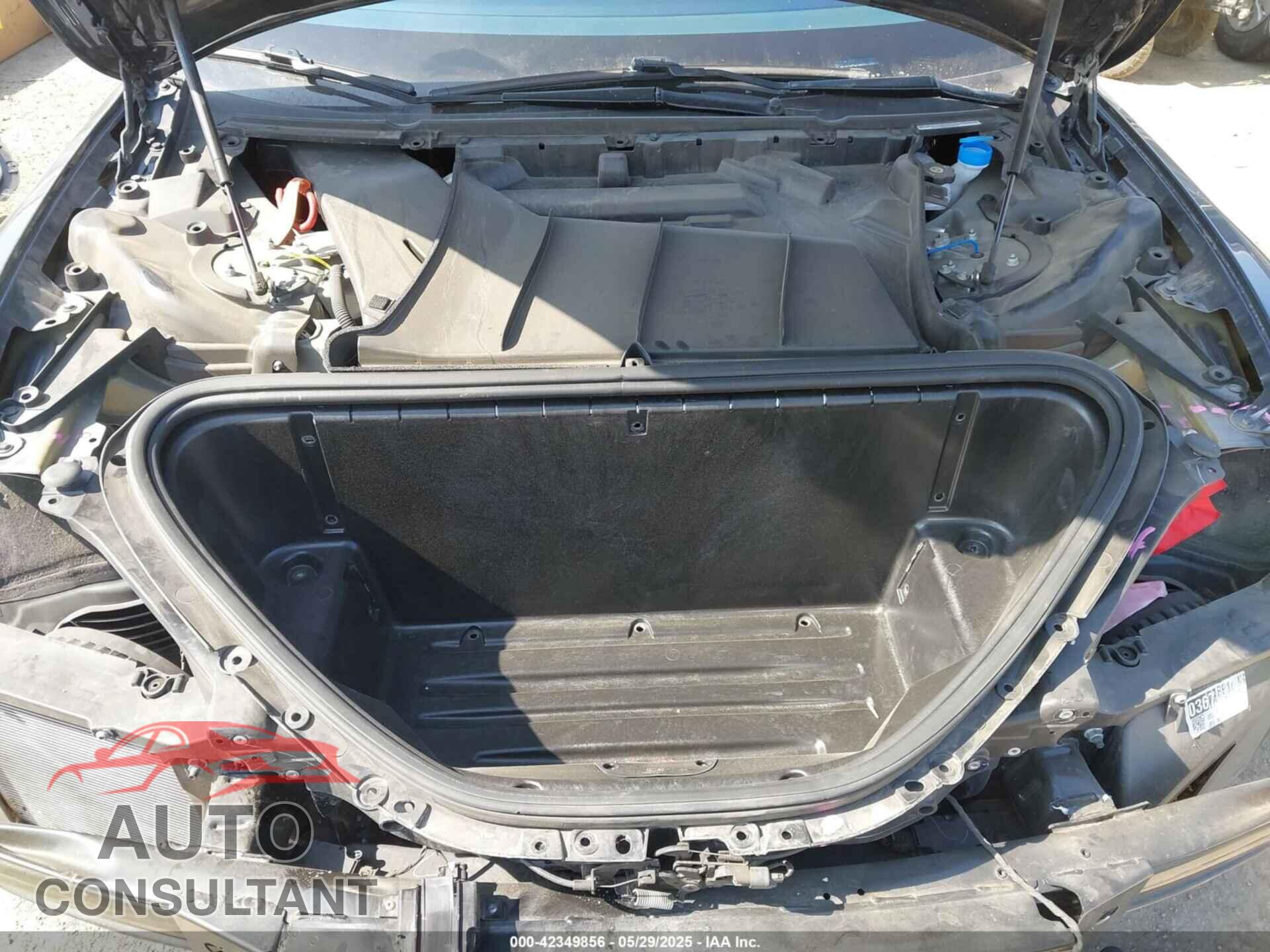 TESLA MODEL S 2019 - 5YJSA1E25KF304371