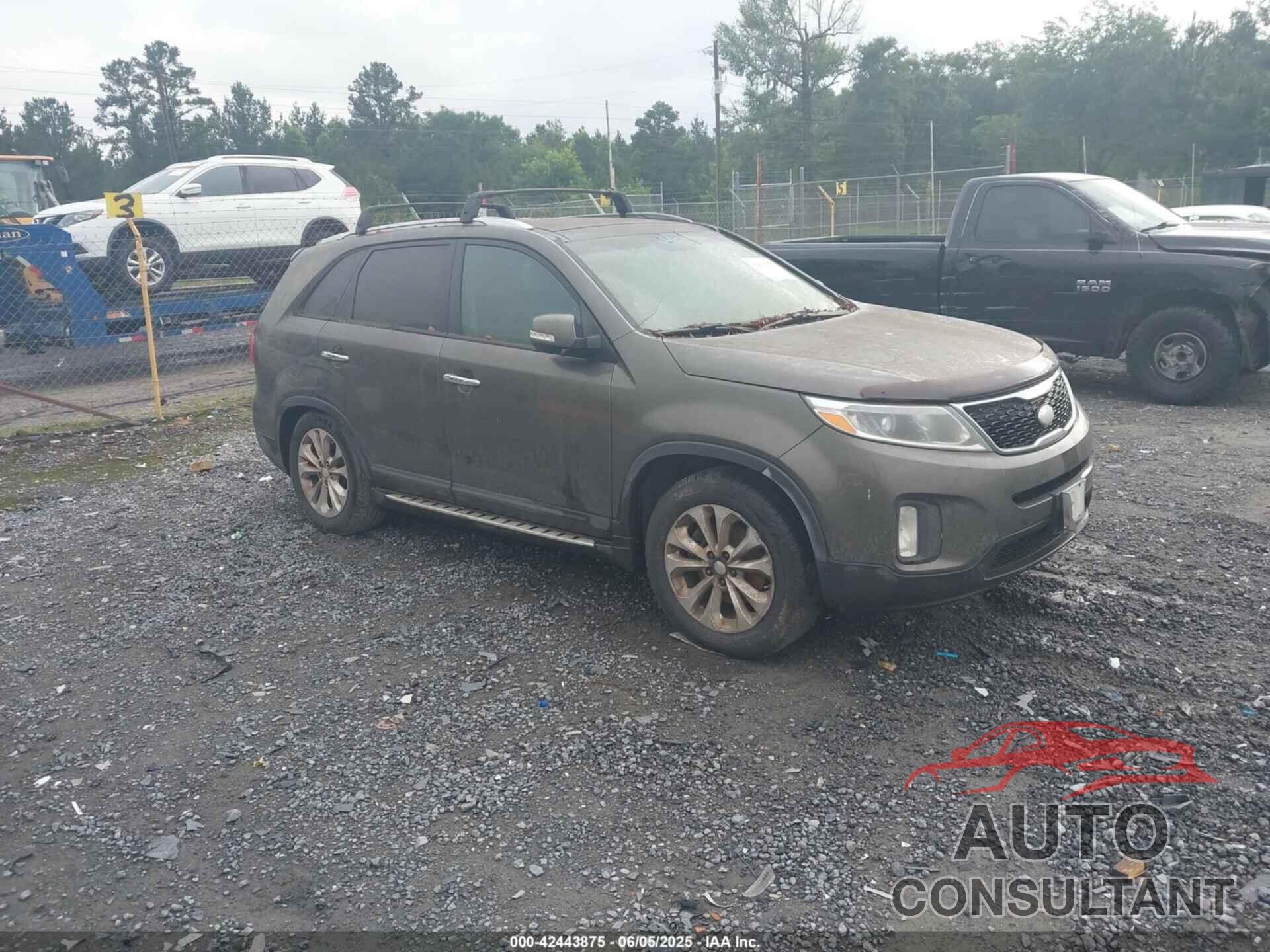KIA SORENTO 2015 - 5XYKU4A75FG585533