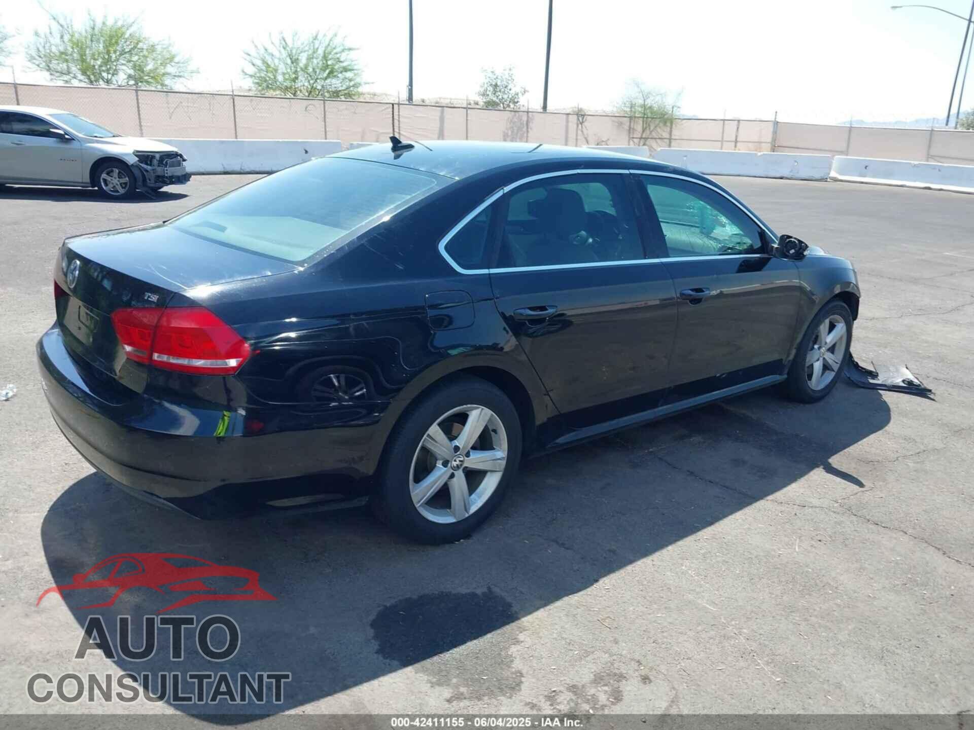 VOLKSWAGEN PASSAT 2015 - 1VWAT7A30FC094544