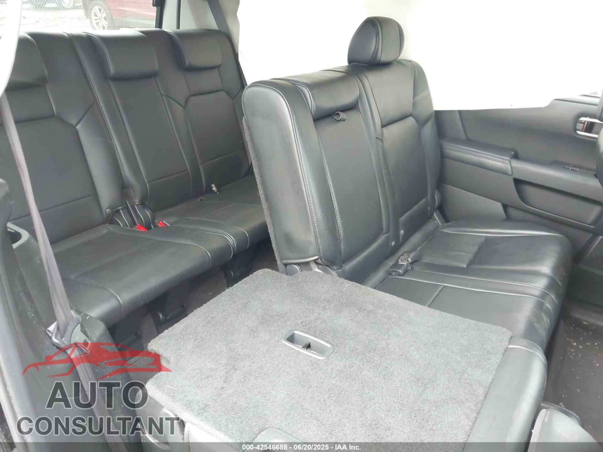 HONDA PILOT 2010 - 5FNYF4H84AB005711