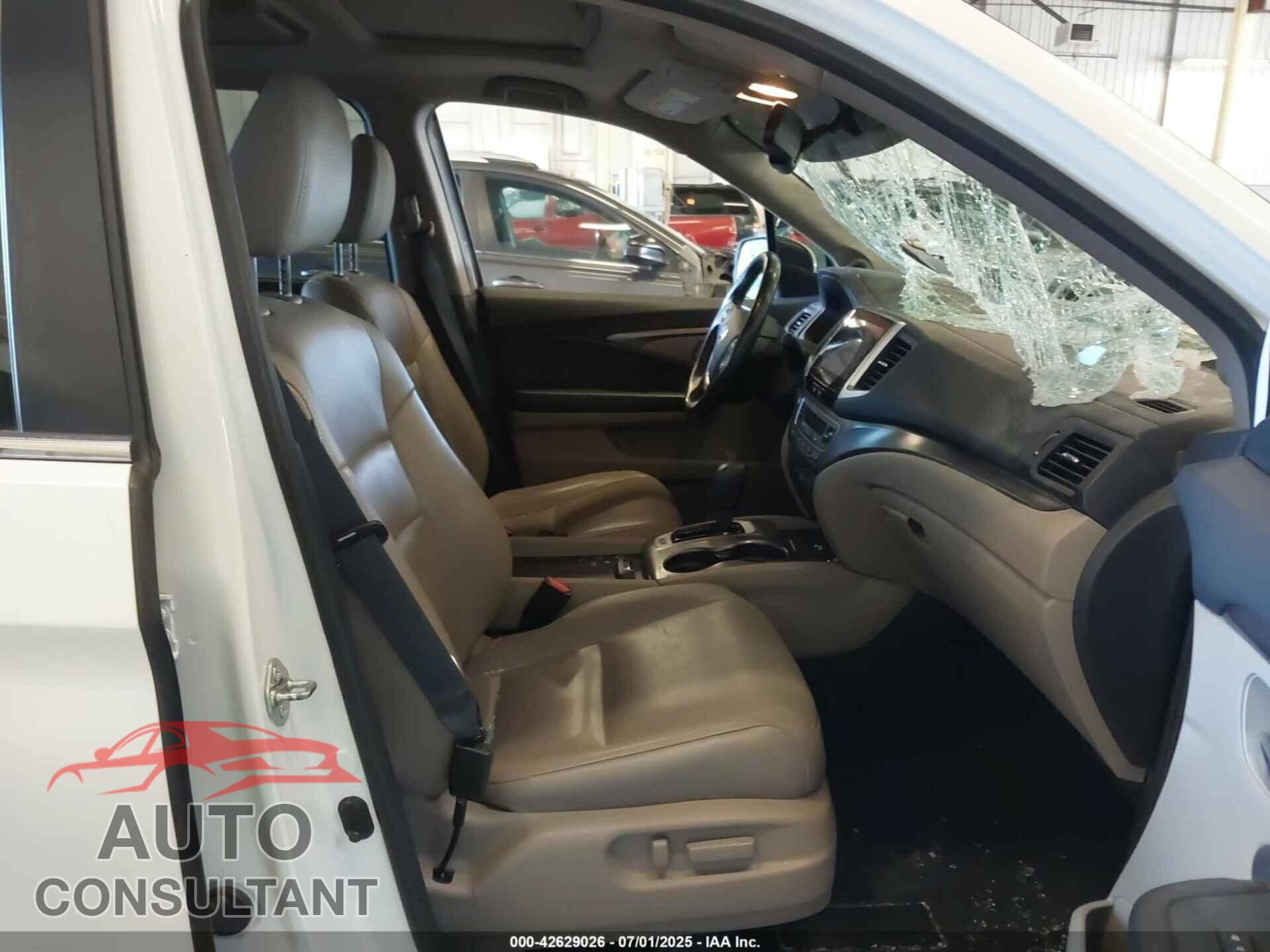 HONDA PILOT 2017 - 5FNYF6H88HB022193