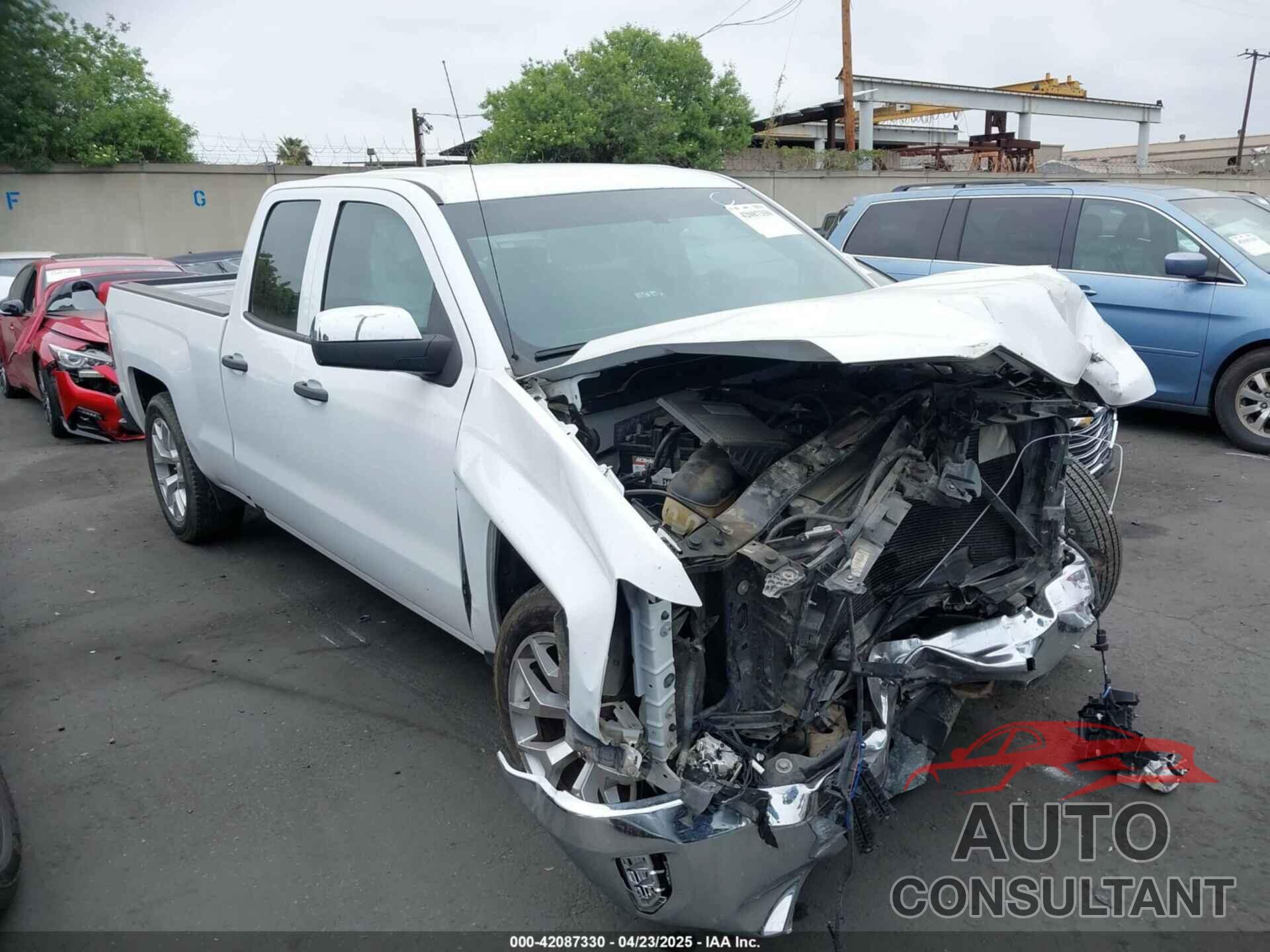 CHEVROLET SILVERADO 1500 2018 - 1GCRCNEC0JZ326523