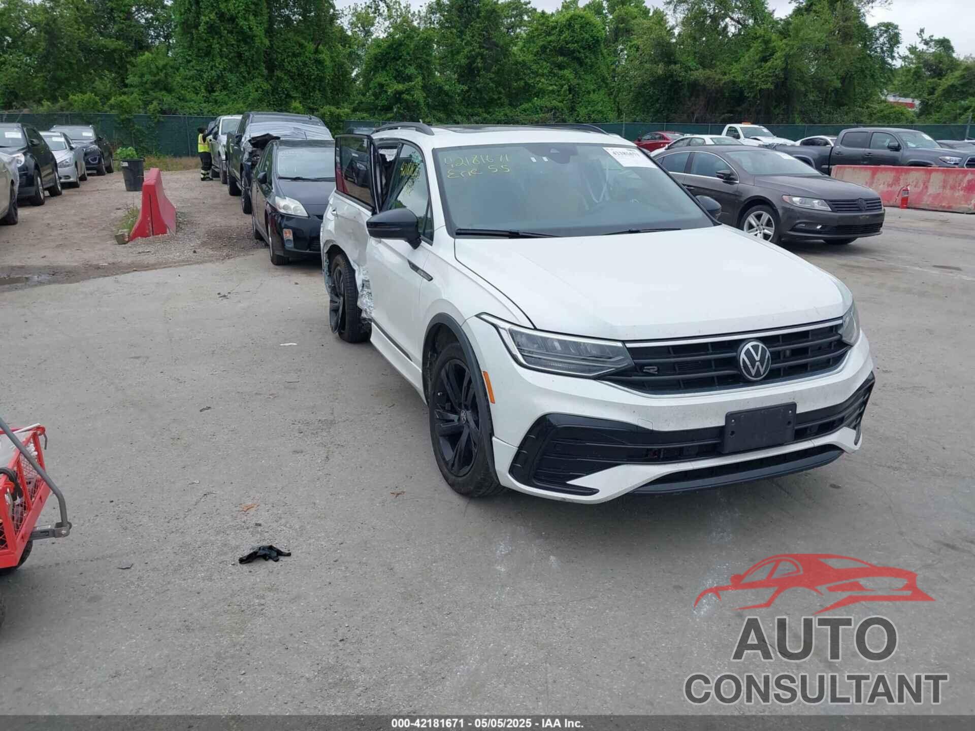 VOLKSWAGEN TIGUAN 2024 - 3VV8B7AX3RM019431