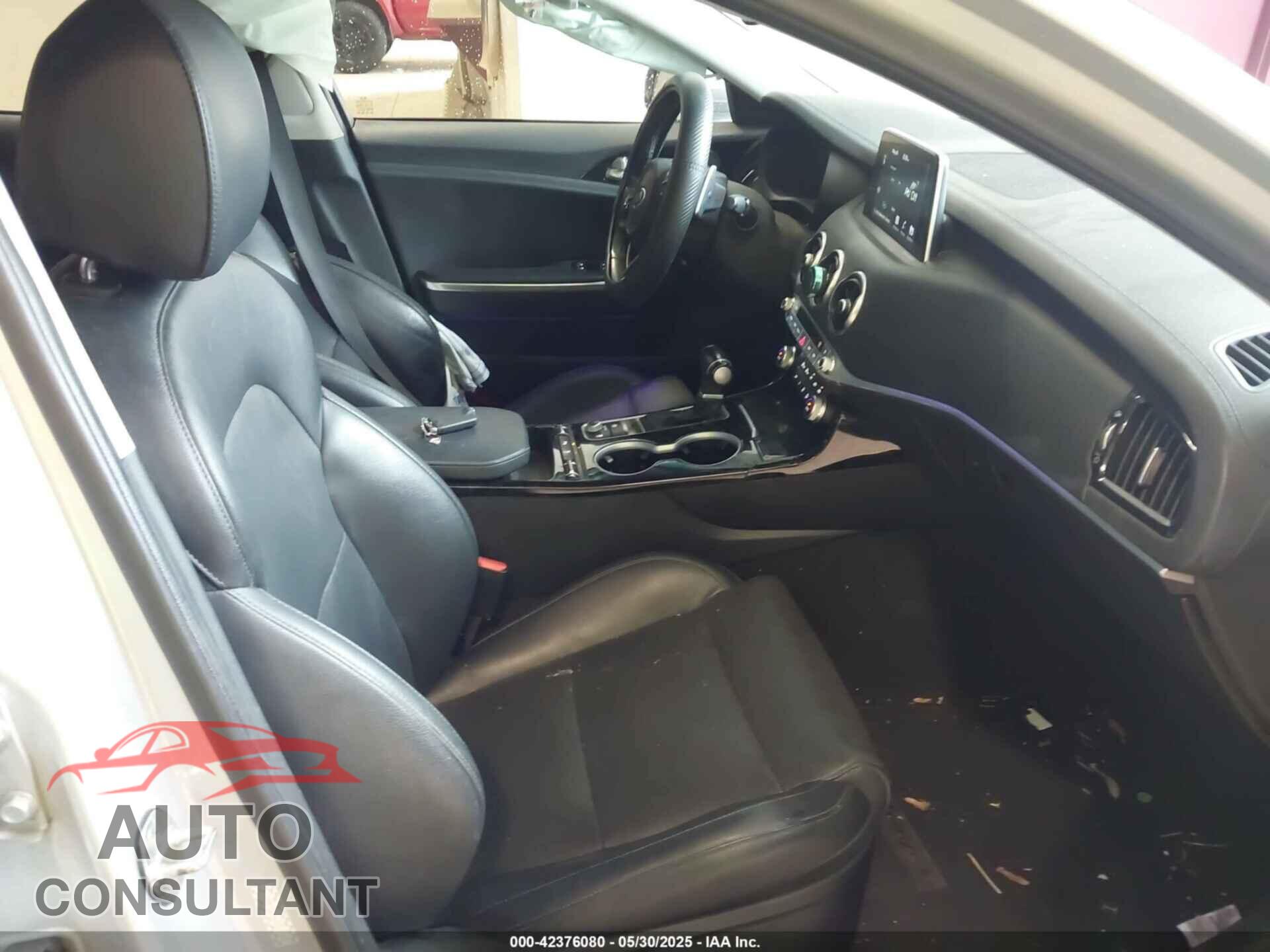 KIA STINGER 2018 - KNAE25LA4J6015145