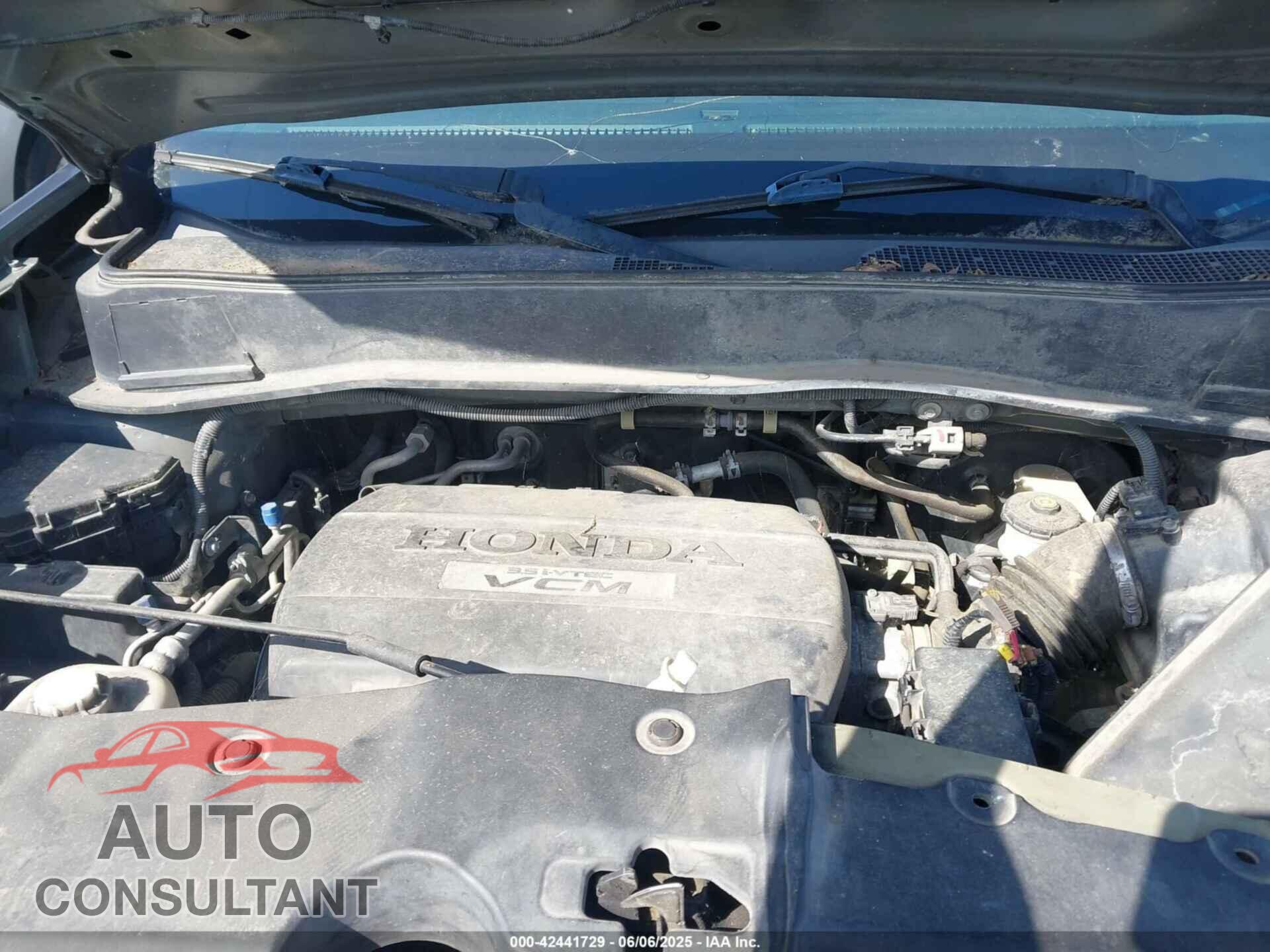 HONDA PILOT 2009 - 5FNYF38209B005576