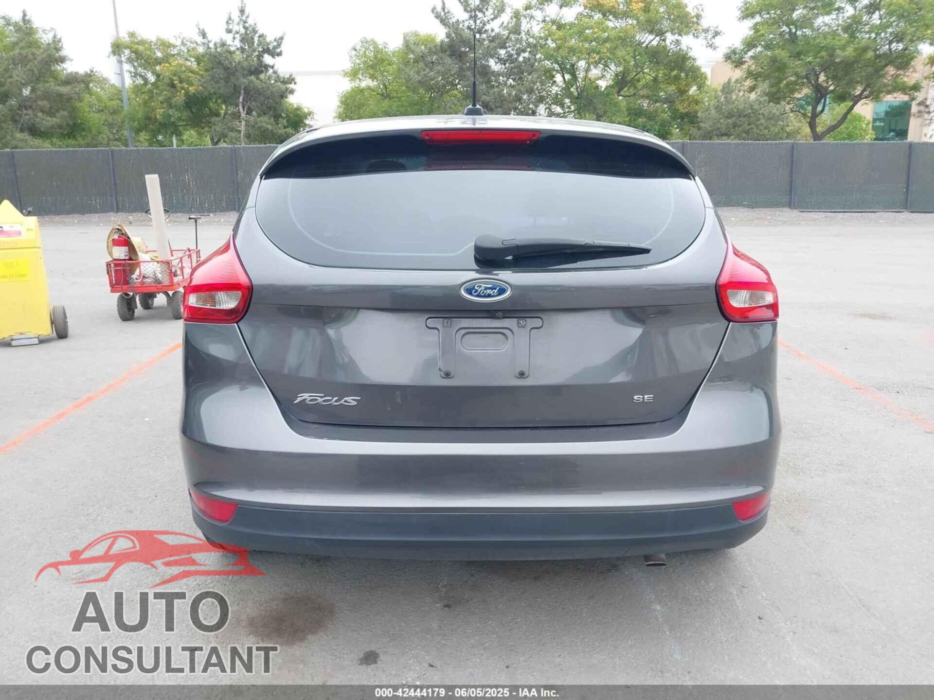 FORD FOCUS 2015 - 1FADP3K29FL386329