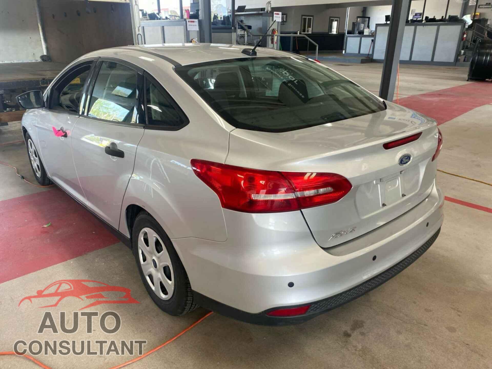FORD FOCUS 2016 - 1FADP3E23GL366283