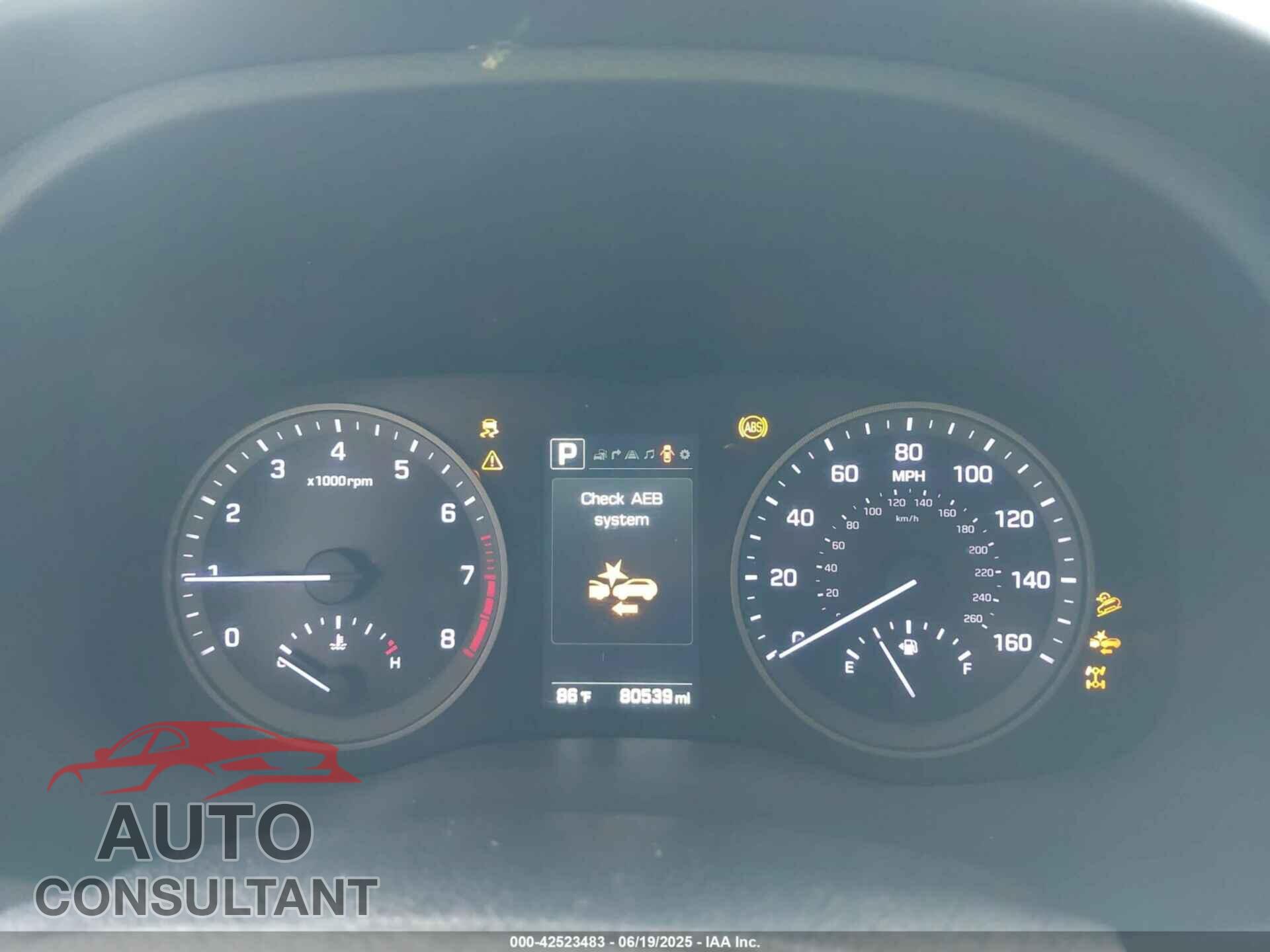 HYUNDAI TUCSON 2018 - KM8J3CA23JU625155