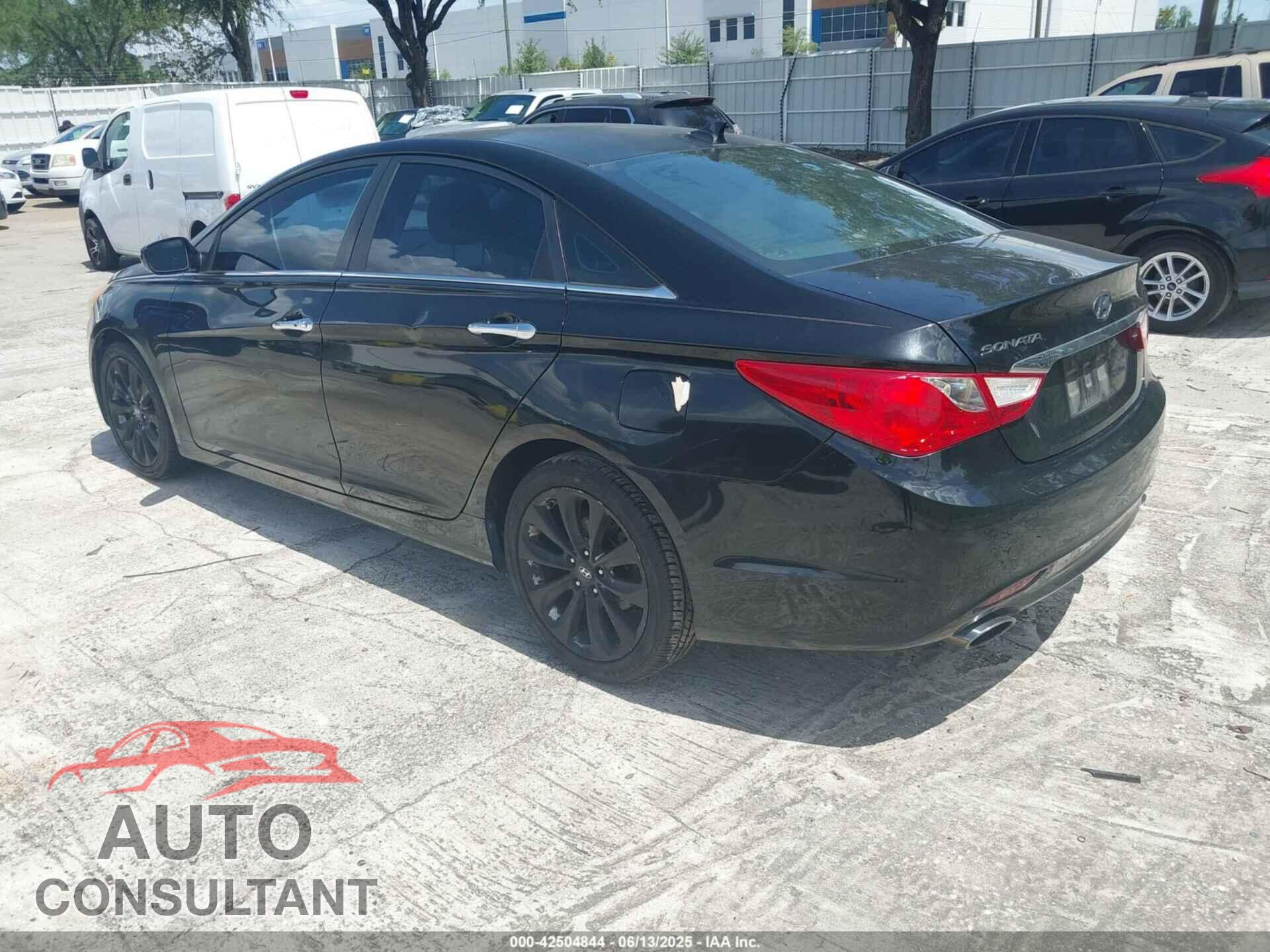 HYUNDAI SONATA 2011 - 5NPEC4AC0BH245044