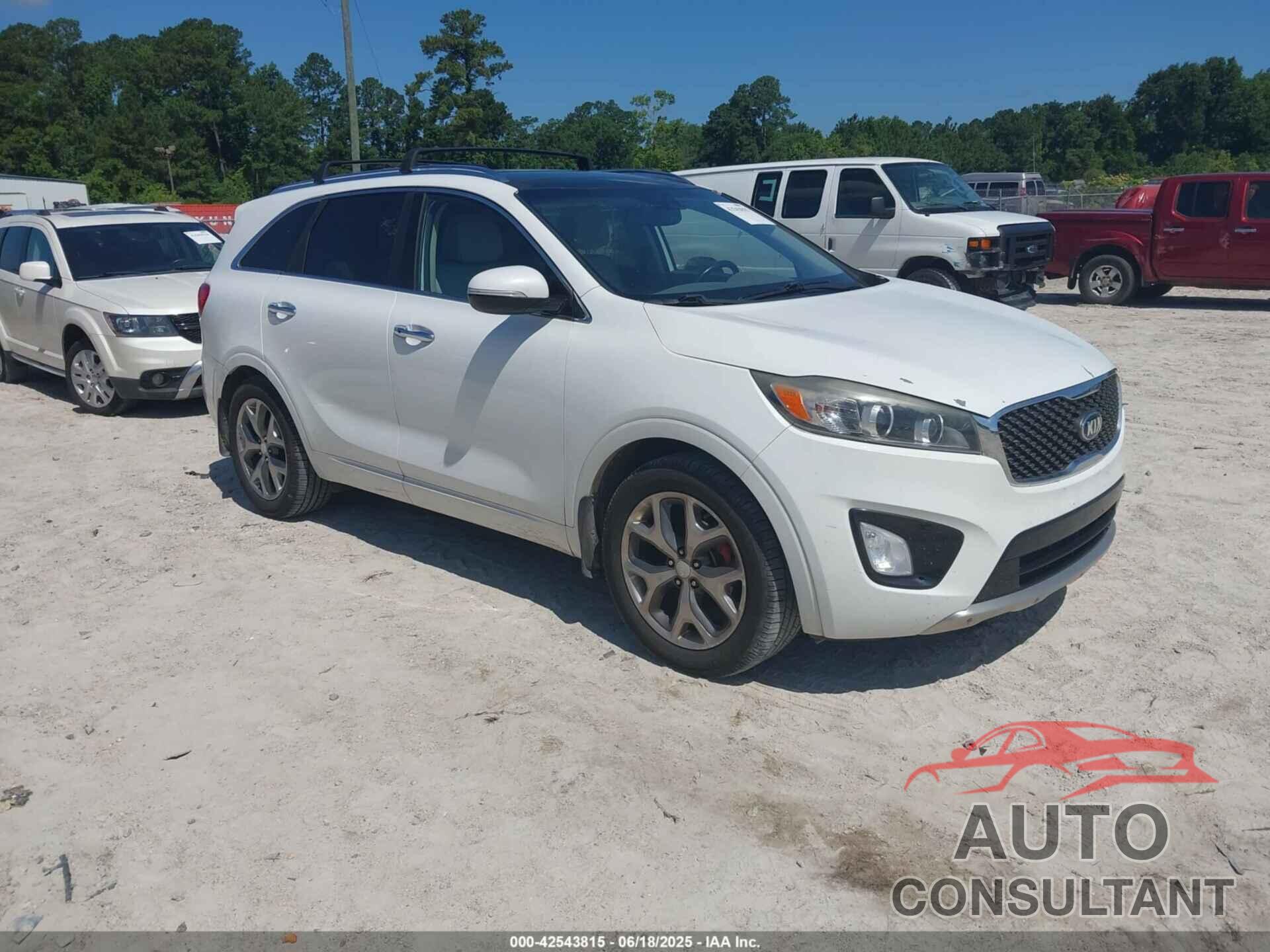 KIA SORENTO 2016 - 5XYPK4A58GG114102