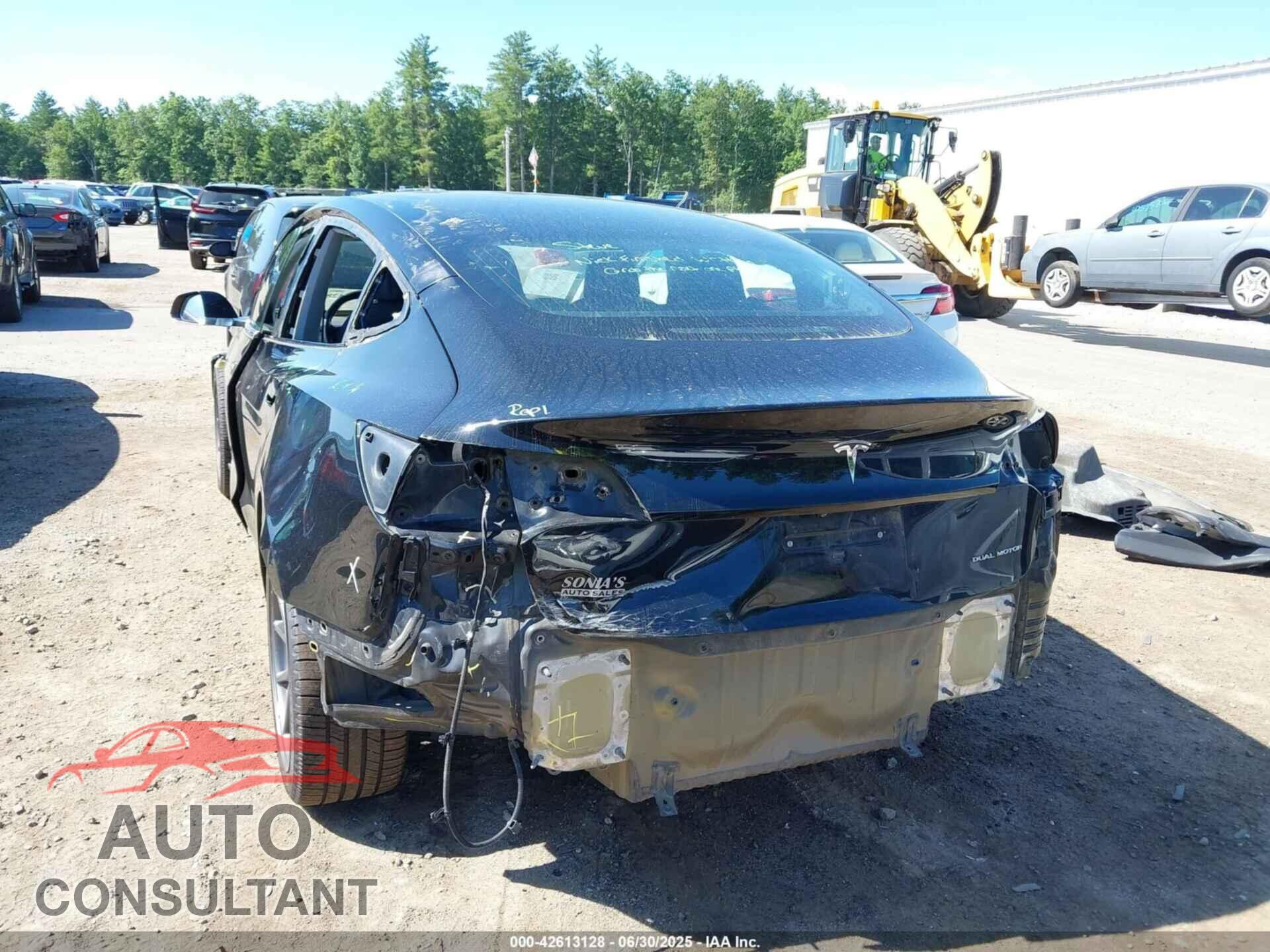TESLA MODEL 3 2019 - 5YJ3E1EB3KF197023