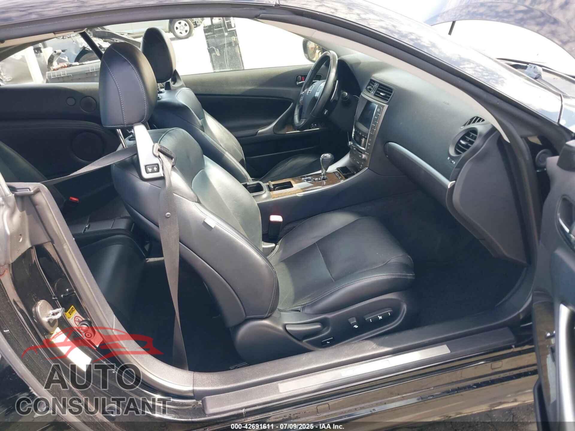 LEXUS IS 250C 2012 - JTHFF2C27C2523752