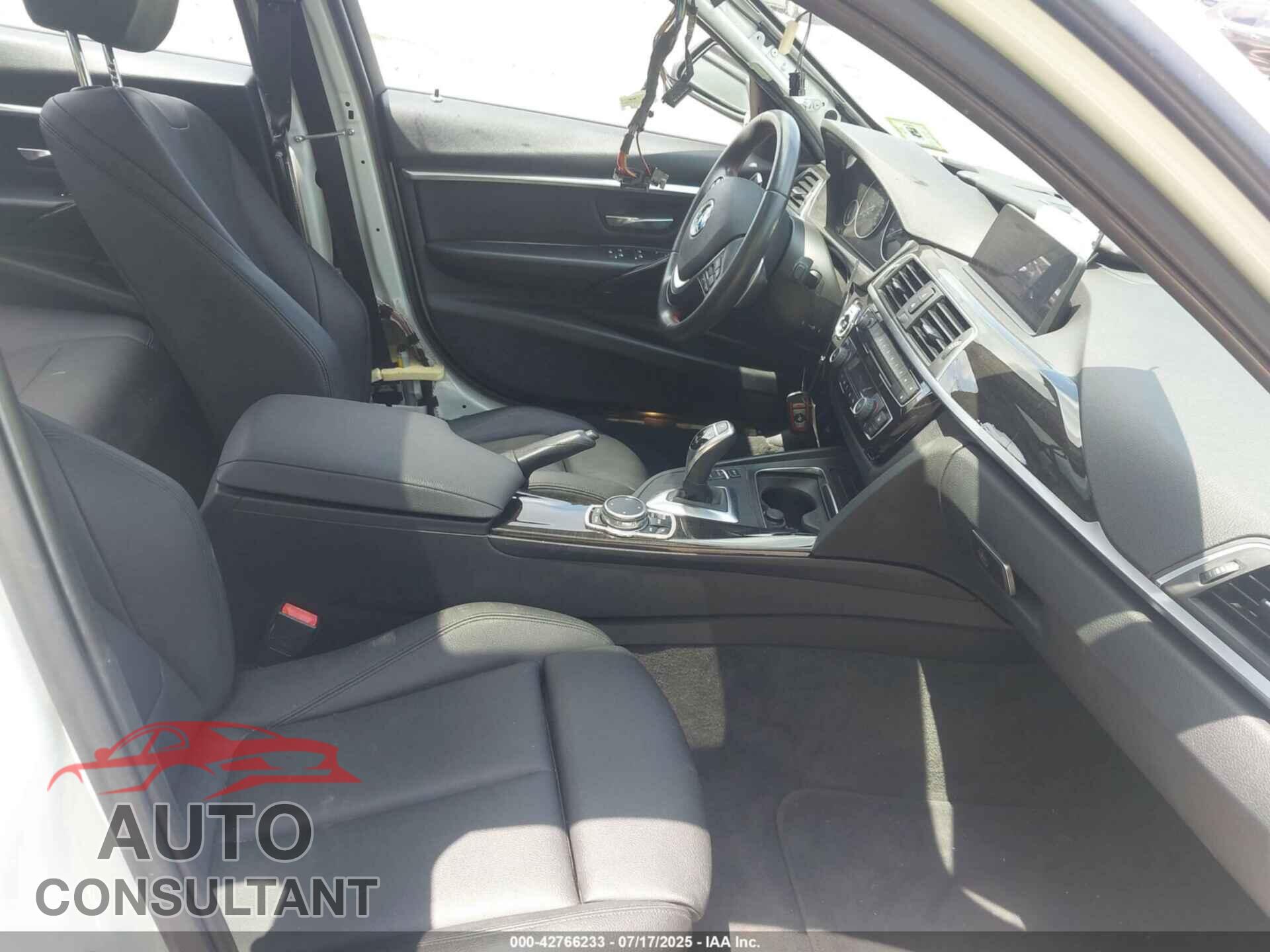 BMW 328I 2016 - WBA8E3C56GK500351
