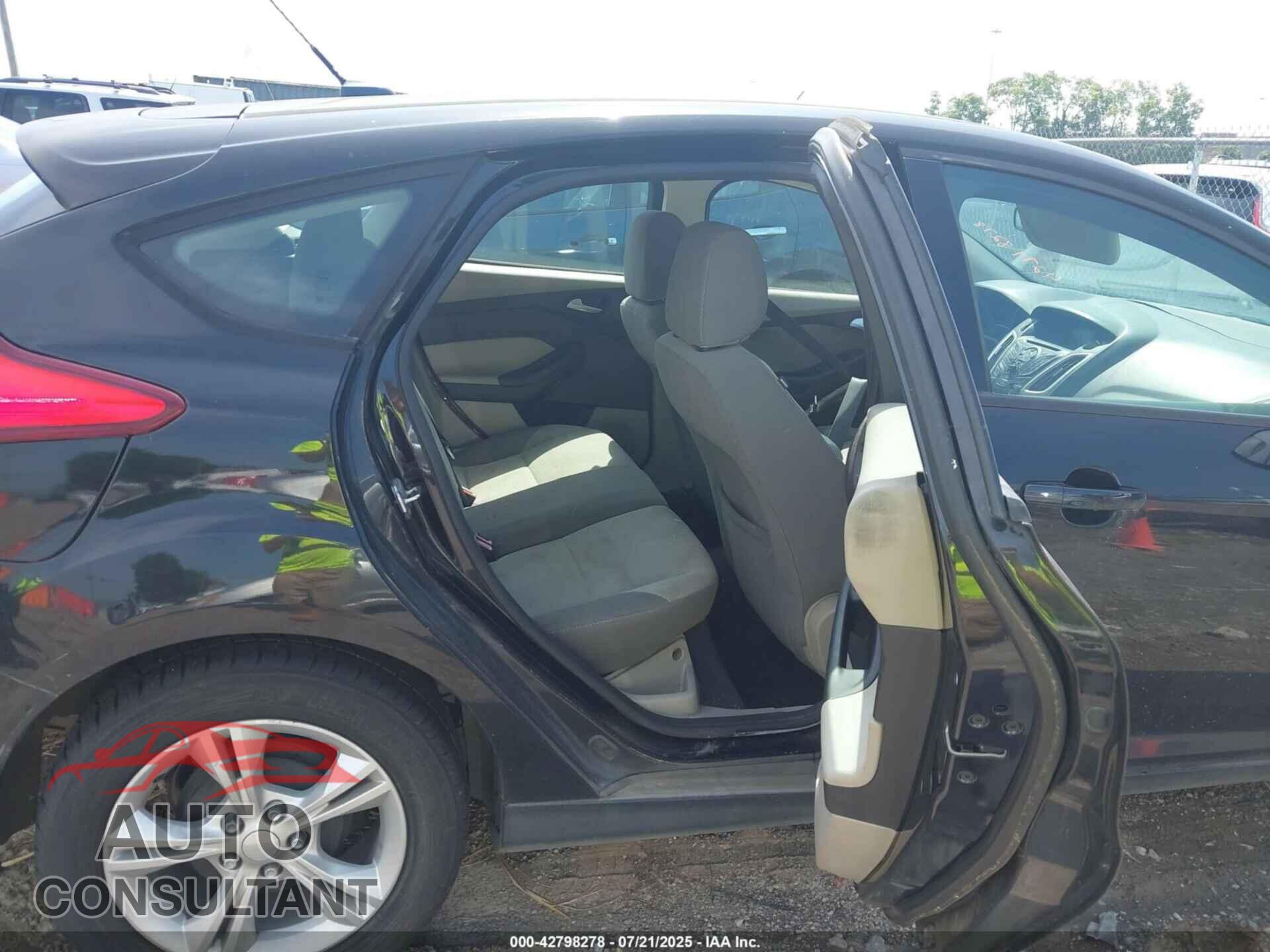 FORD FOCUS 2013 - 1FADP3K27DL130610